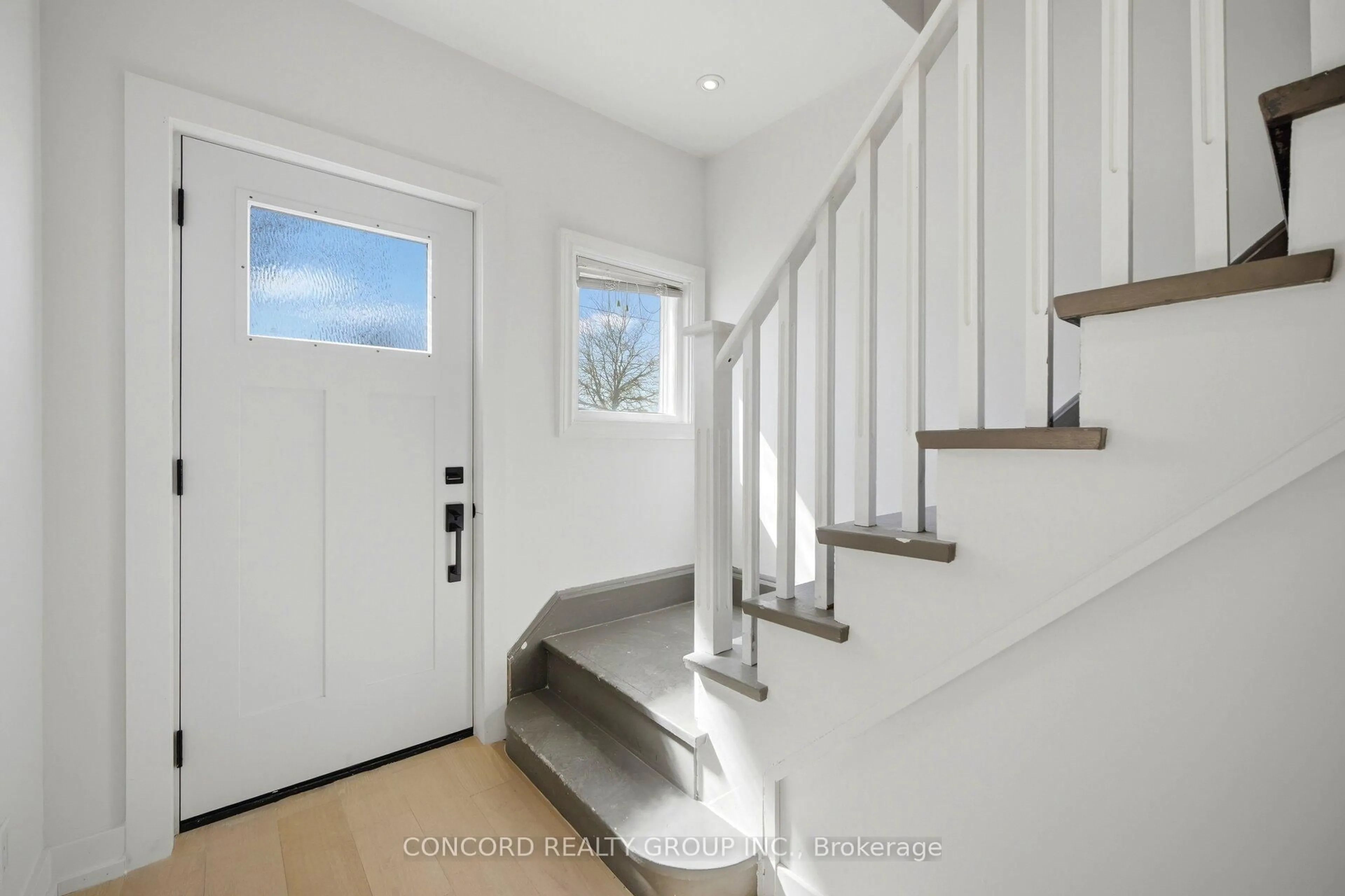 Indoor entryway for 75 Ritson Rd, Oshawa Ontario L1G 5P6