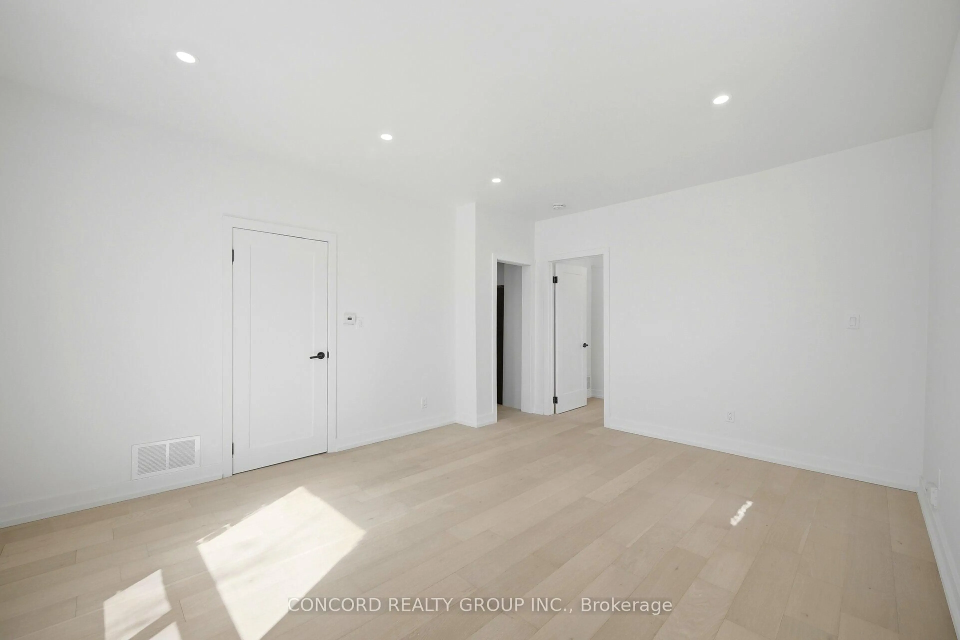 A pic of a room for 75 Ritson Rd, Oshawa Ontario L1G 5P6