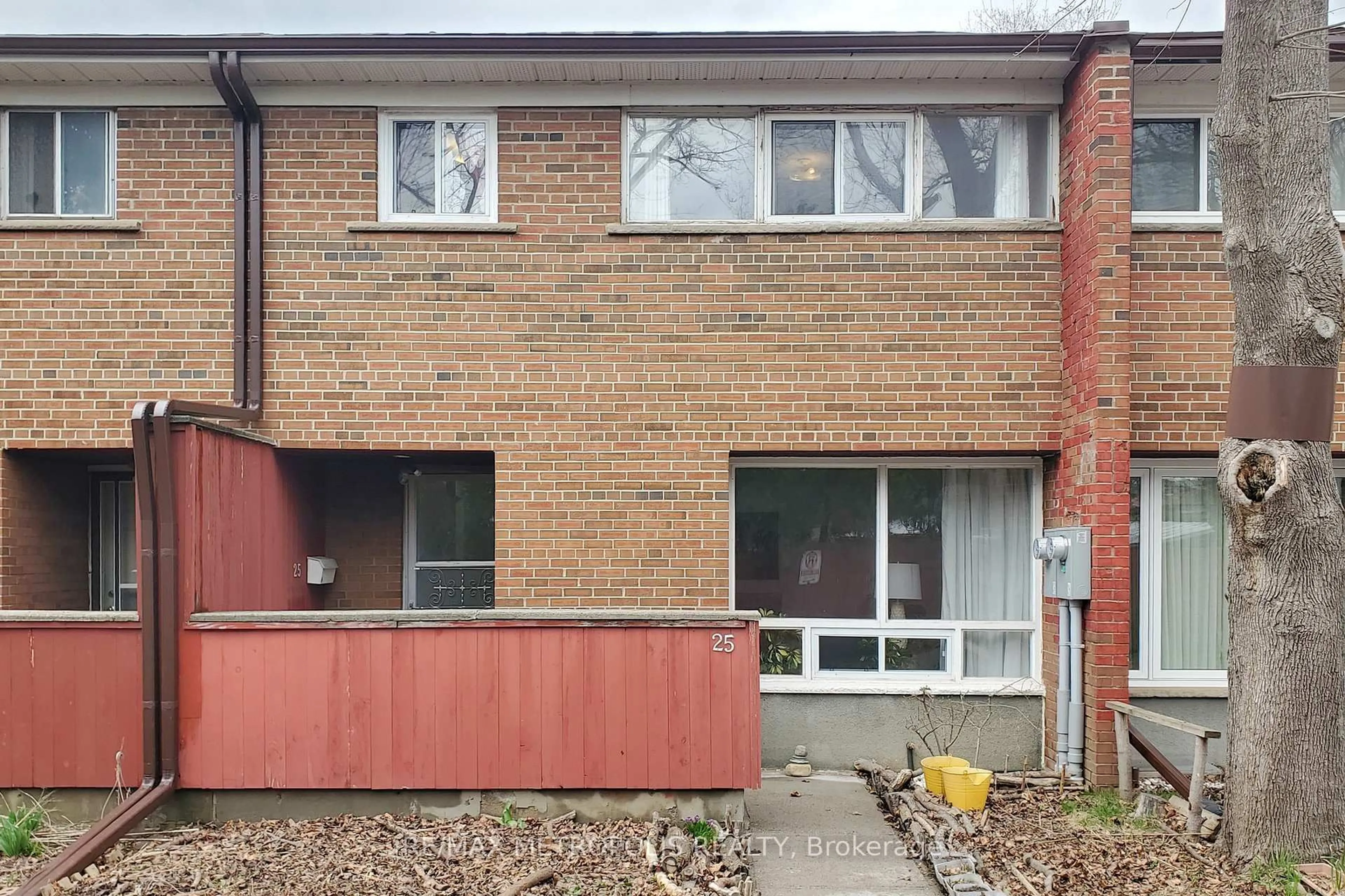 Home with brick exterior material, street for 1021 Midland Ave #25, Toronto Ontario M1K 4G7