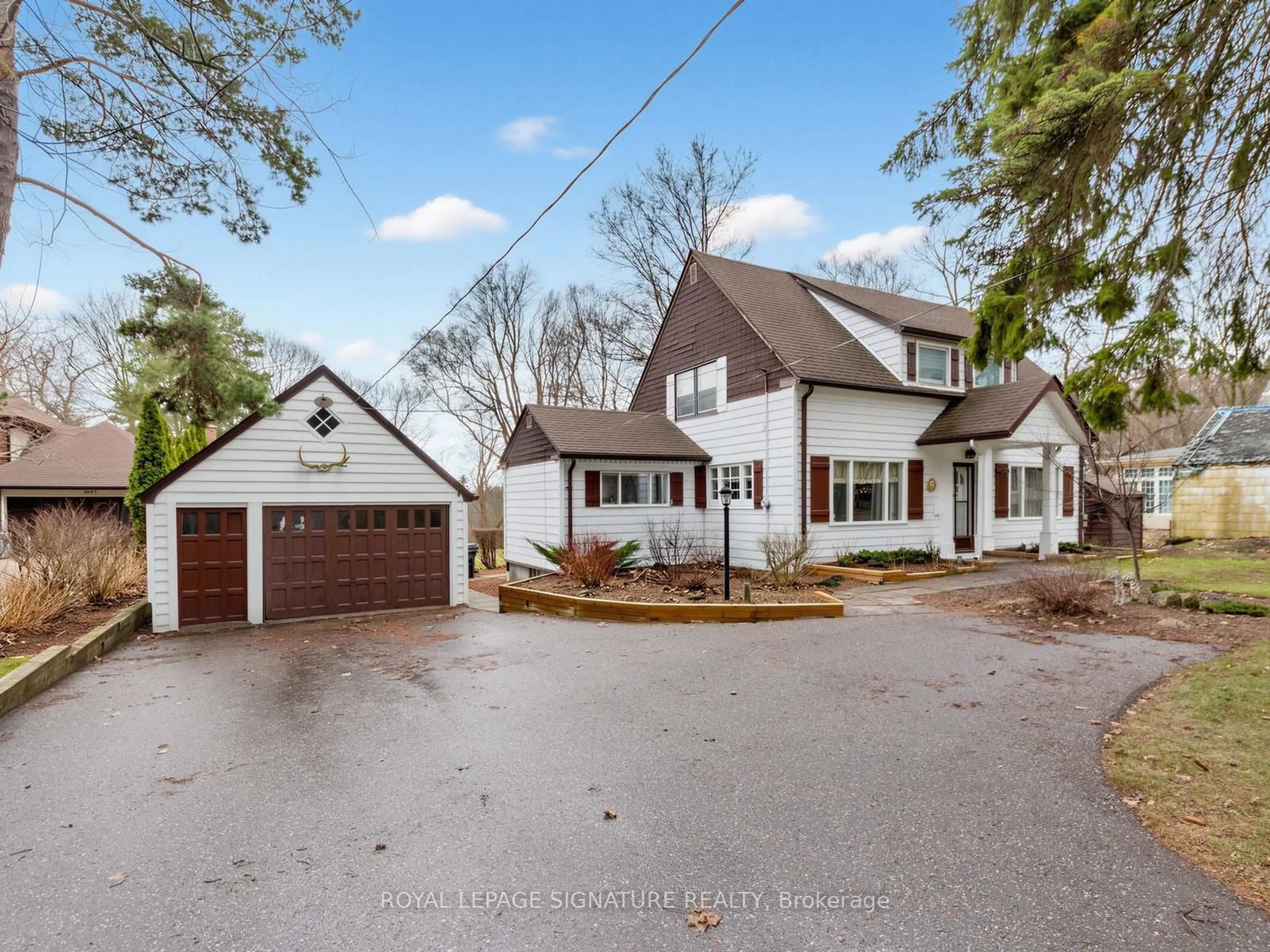 A pic from outside/outdoor area/front of a property/back of a property/a pic from drone, street for 1421 Military Tr, Toronto Ontario M1C 1A7