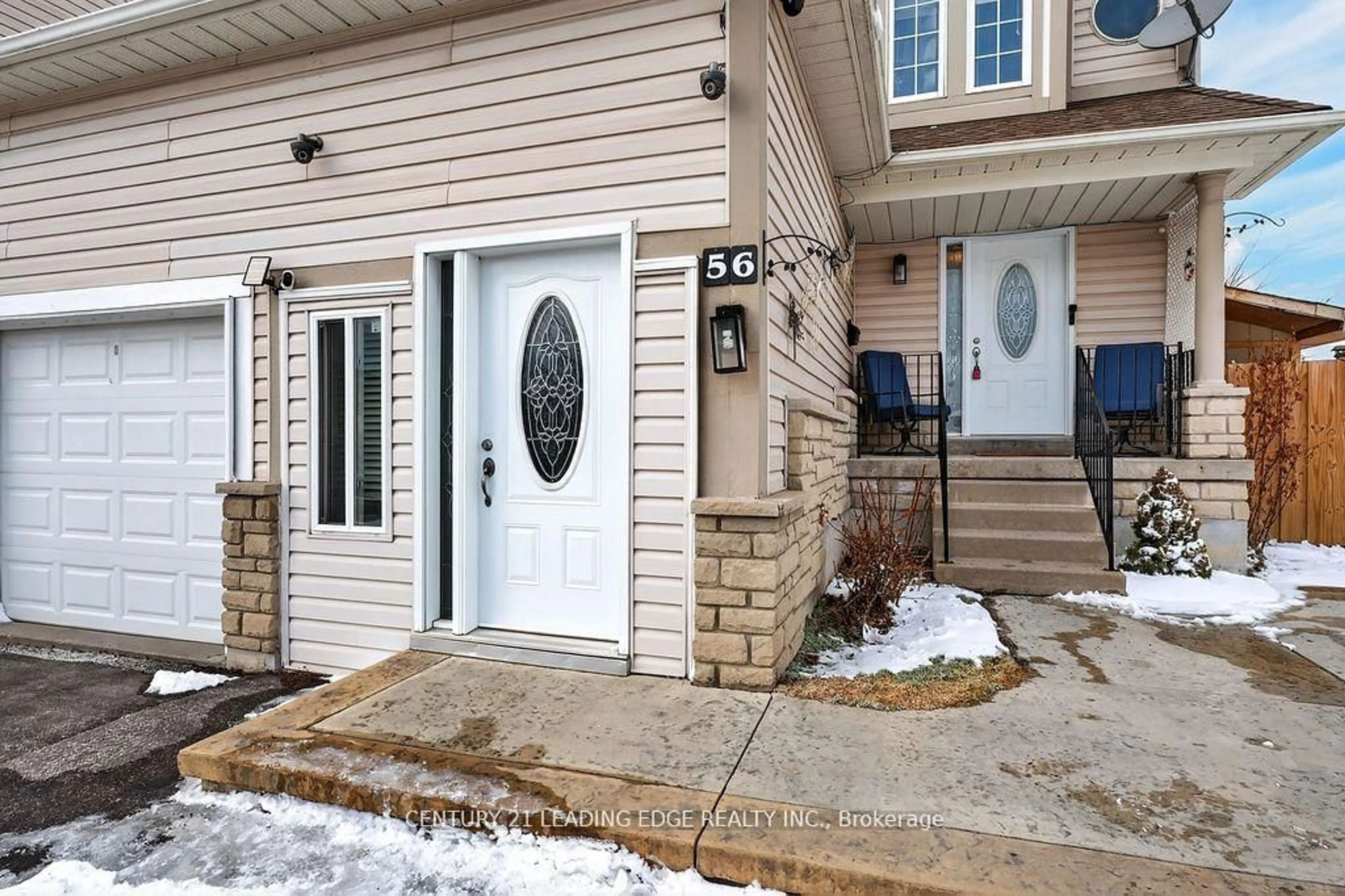 Indoor entryway for 56 Ivory Crt, Clarington Ontario L1C 5C1
