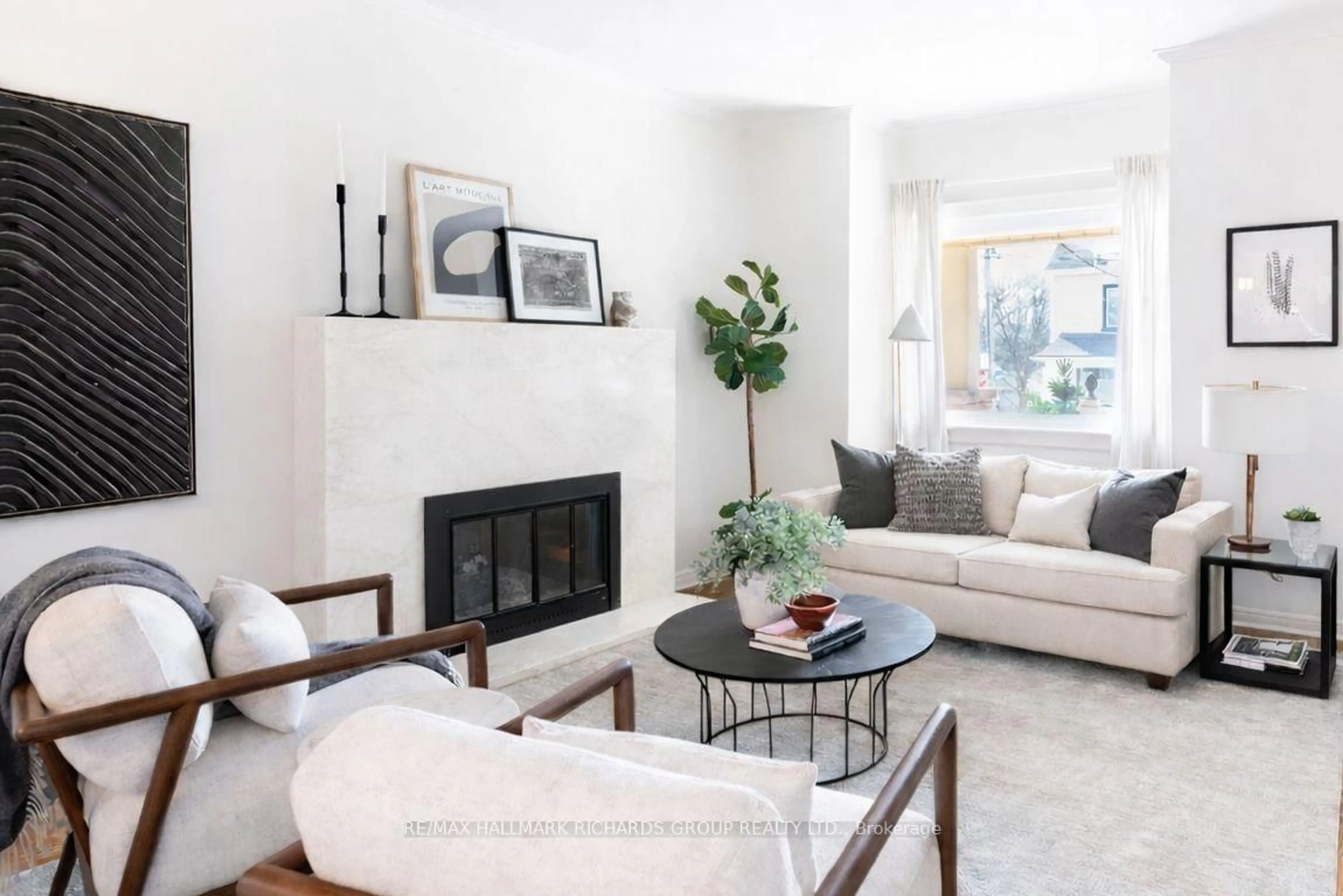 Living room with furniture, unknown for 20 Juniper Ave, Toronto Ontario M4L 1S2