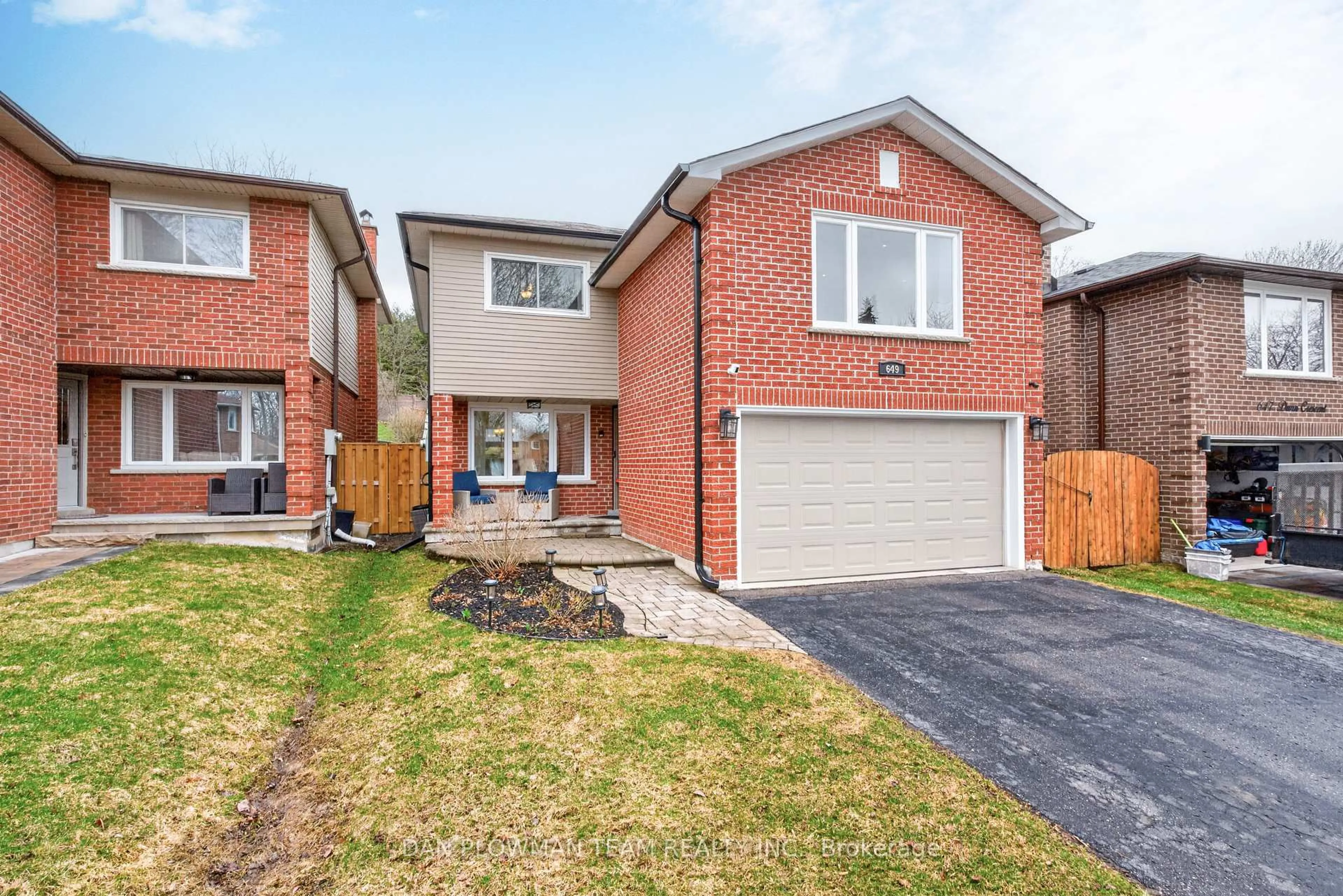 Home with brick exterior material, street for 649 Dunn Cres, Pickering Ontario L1W 3T4