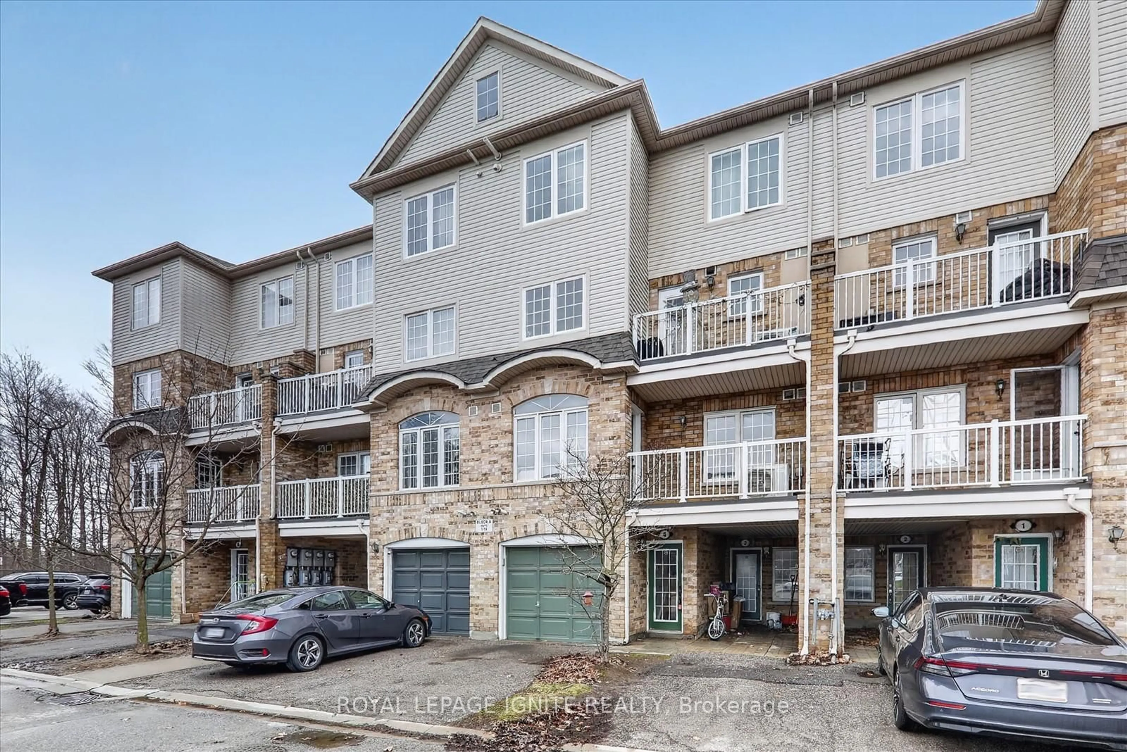 A pic from outside/outdoor area/front of a property/back of a property/a pic from drone, street for 42 Pinery Tr #4, Toronto Ontario M1B 6H9