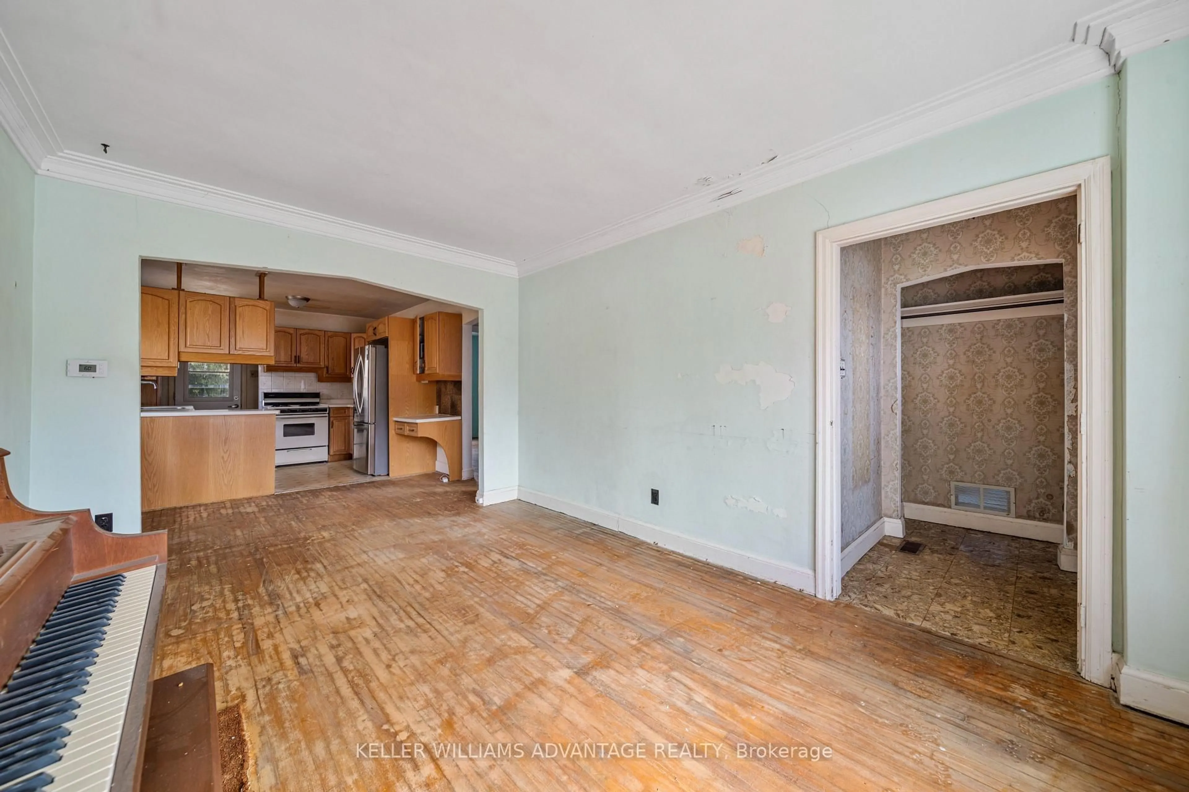 Open concept kitchen, unknown for 90 Hollis Ave, Toronto Ontario M1N 2C7