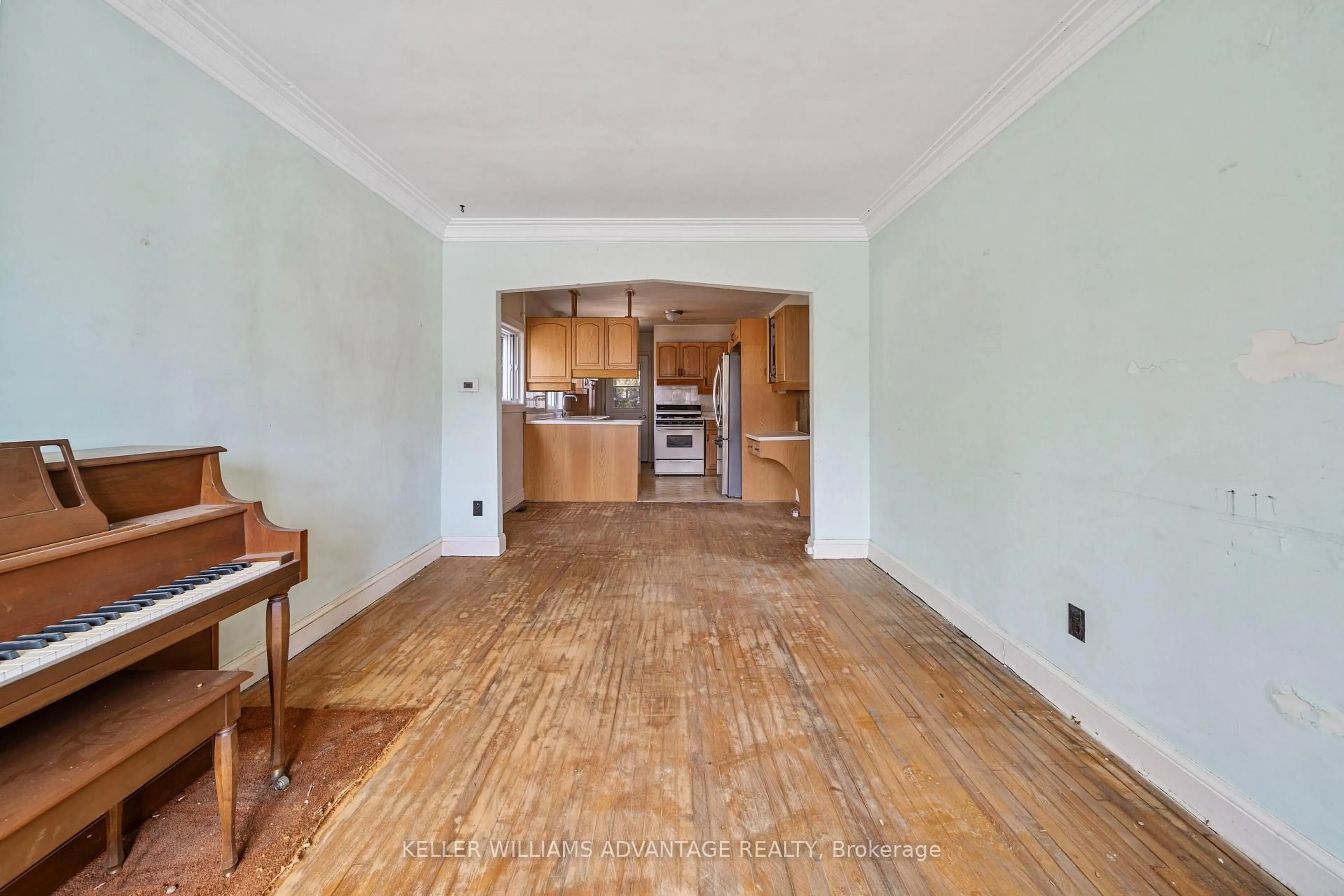 A pic of a room for 90 Hollis Ave, Toronto Ontario M1N 2C7