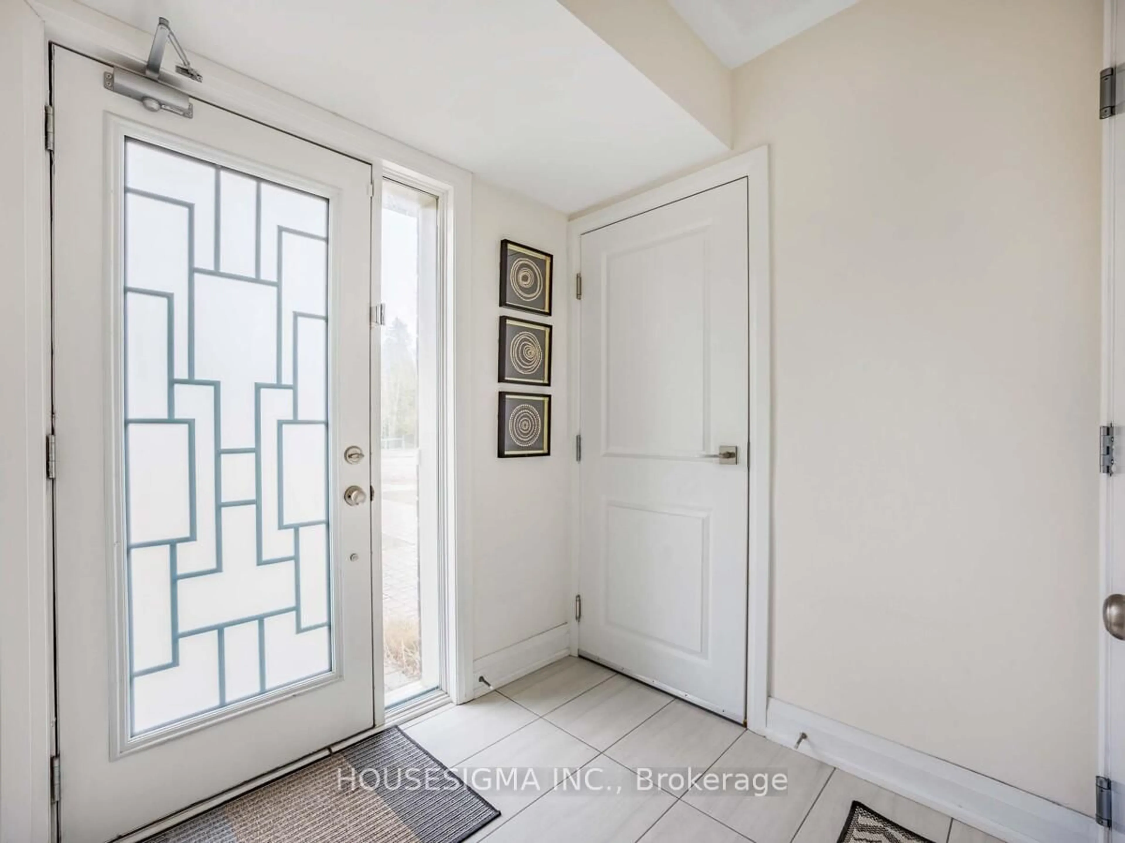 Indoor entryway for 1870 Altona Rd #11, Pickering Ontario L1V 1M5