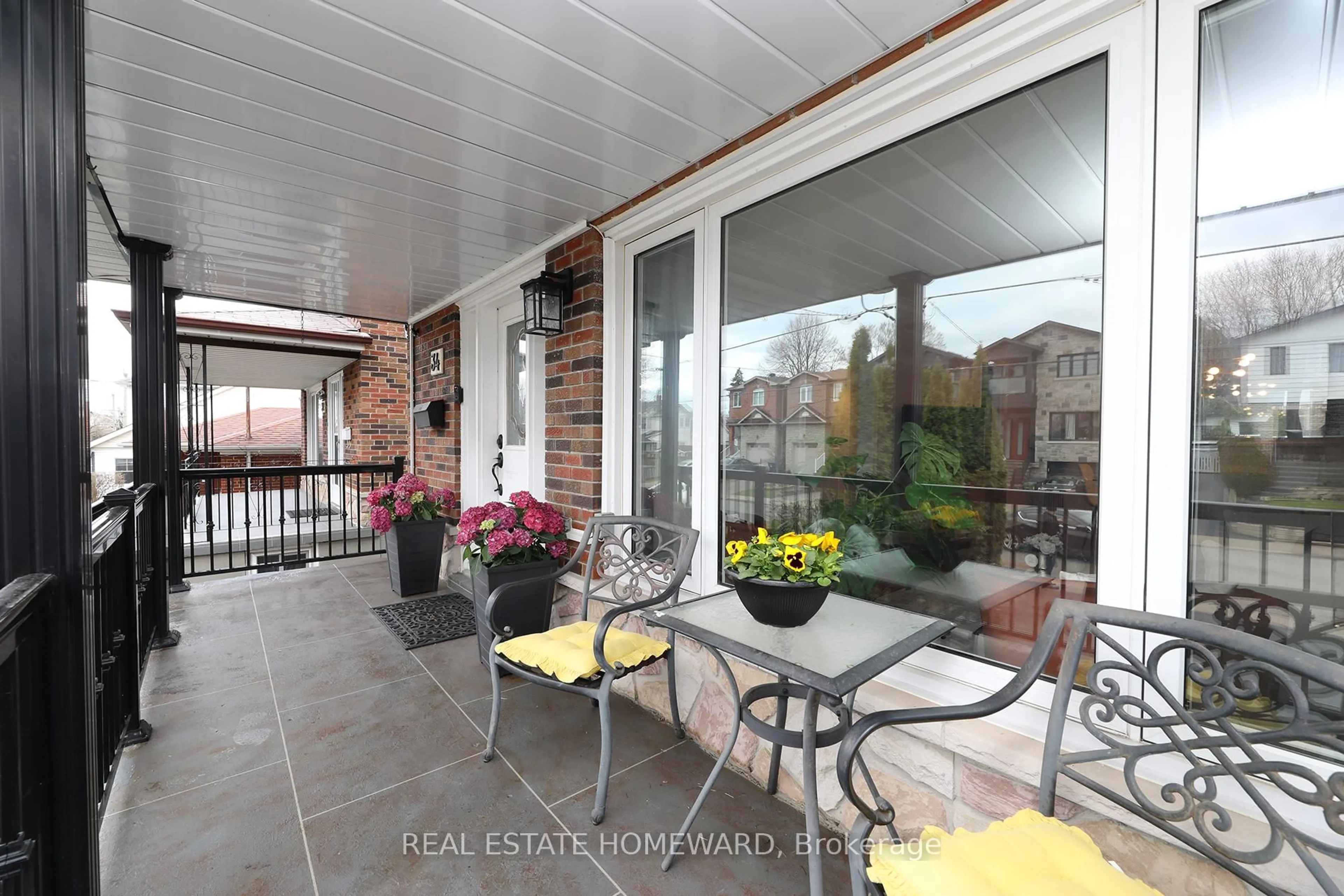 Patio, street for 34 Mystic Ave, Toronto Ontario M1L 4G9