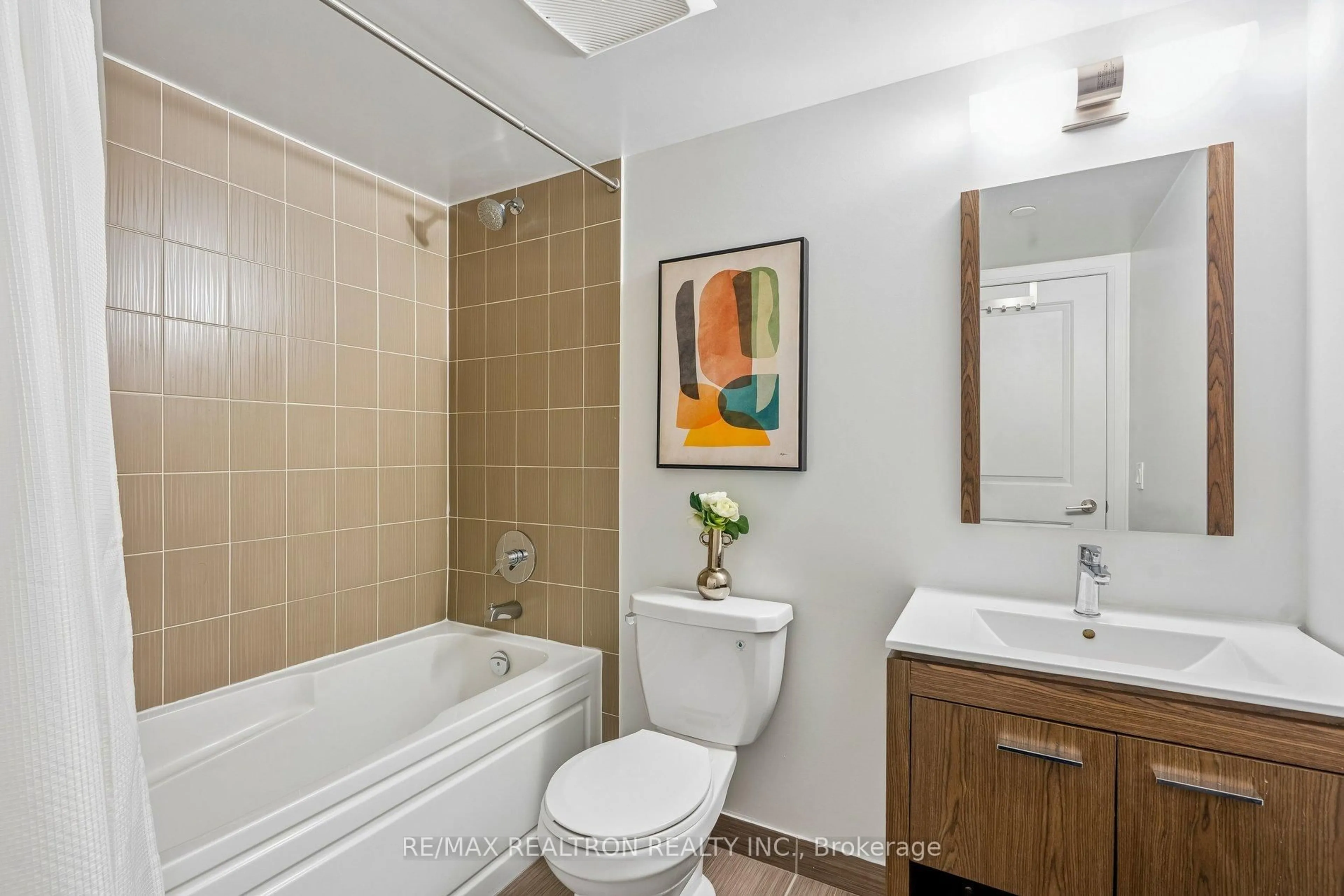 Standard bathroom, ceramic/tile floor for 30 Meadowglen Pl #1503, Toronto Ontario M1G 0A6