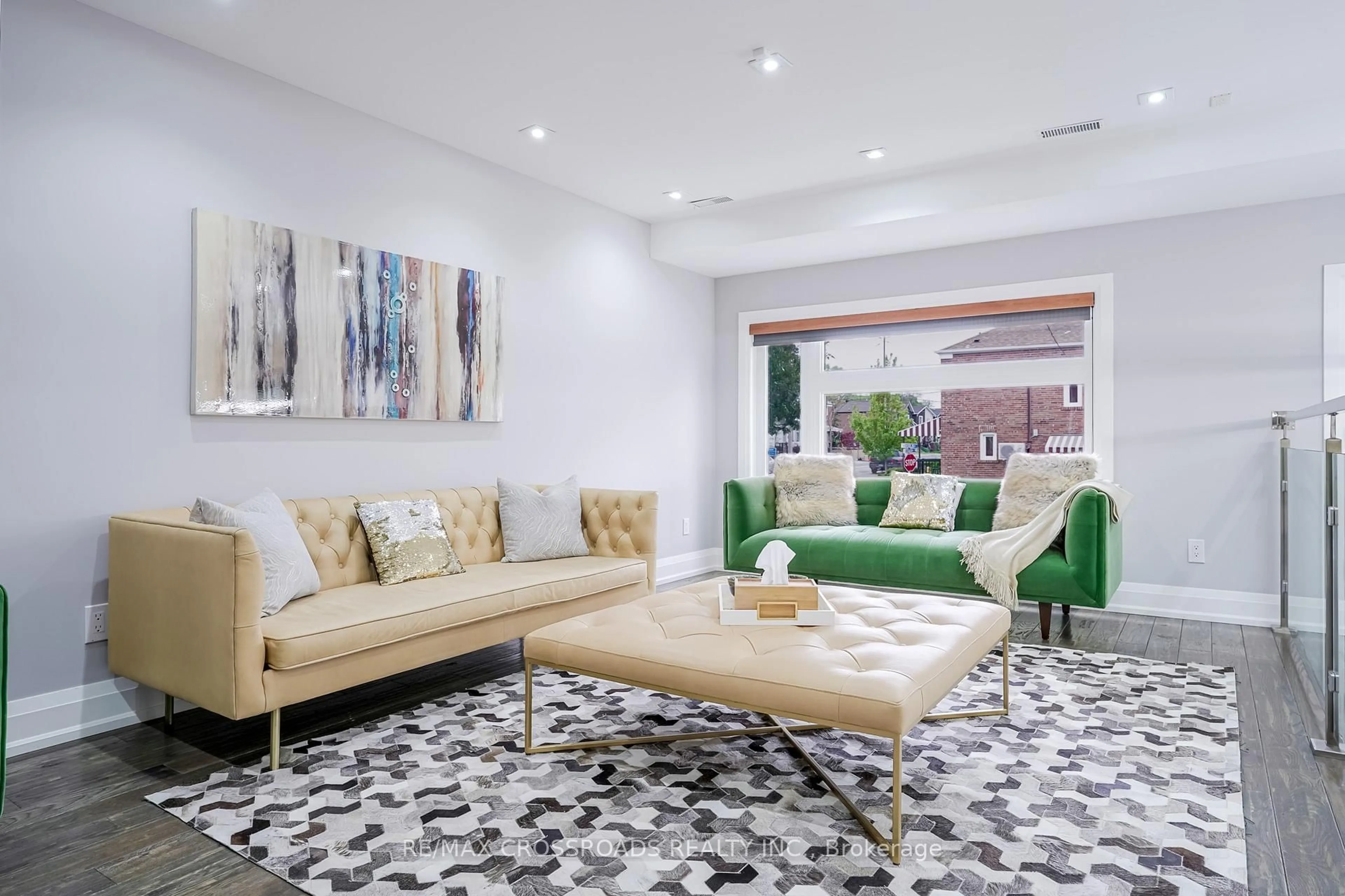 Living room with furniture, unknown for 1A Roblin Ave, Toronto Ontario M4C 3P7