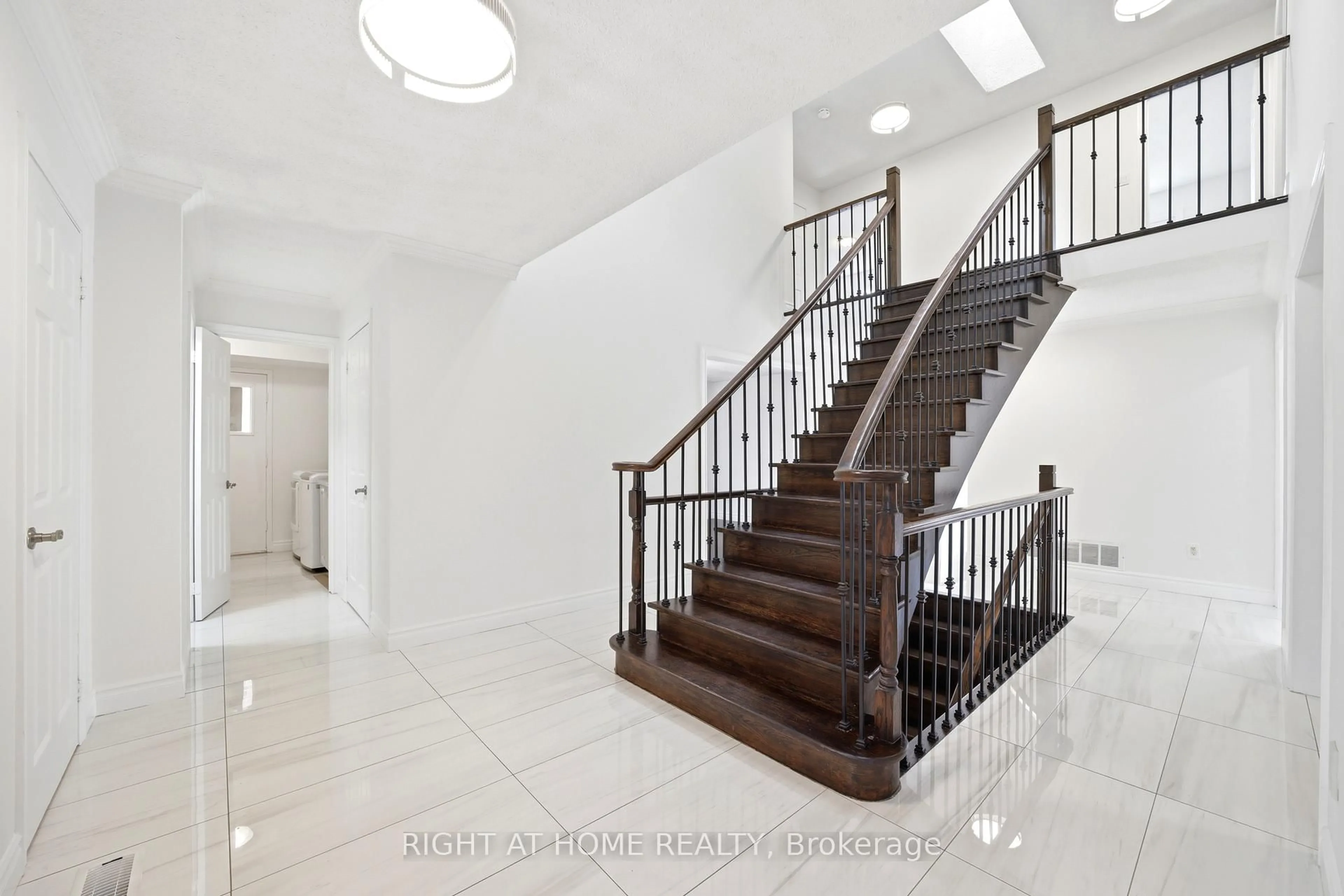 Stairs for 36 Ravenview Dr, Whitby Ontario L1R 1Y2