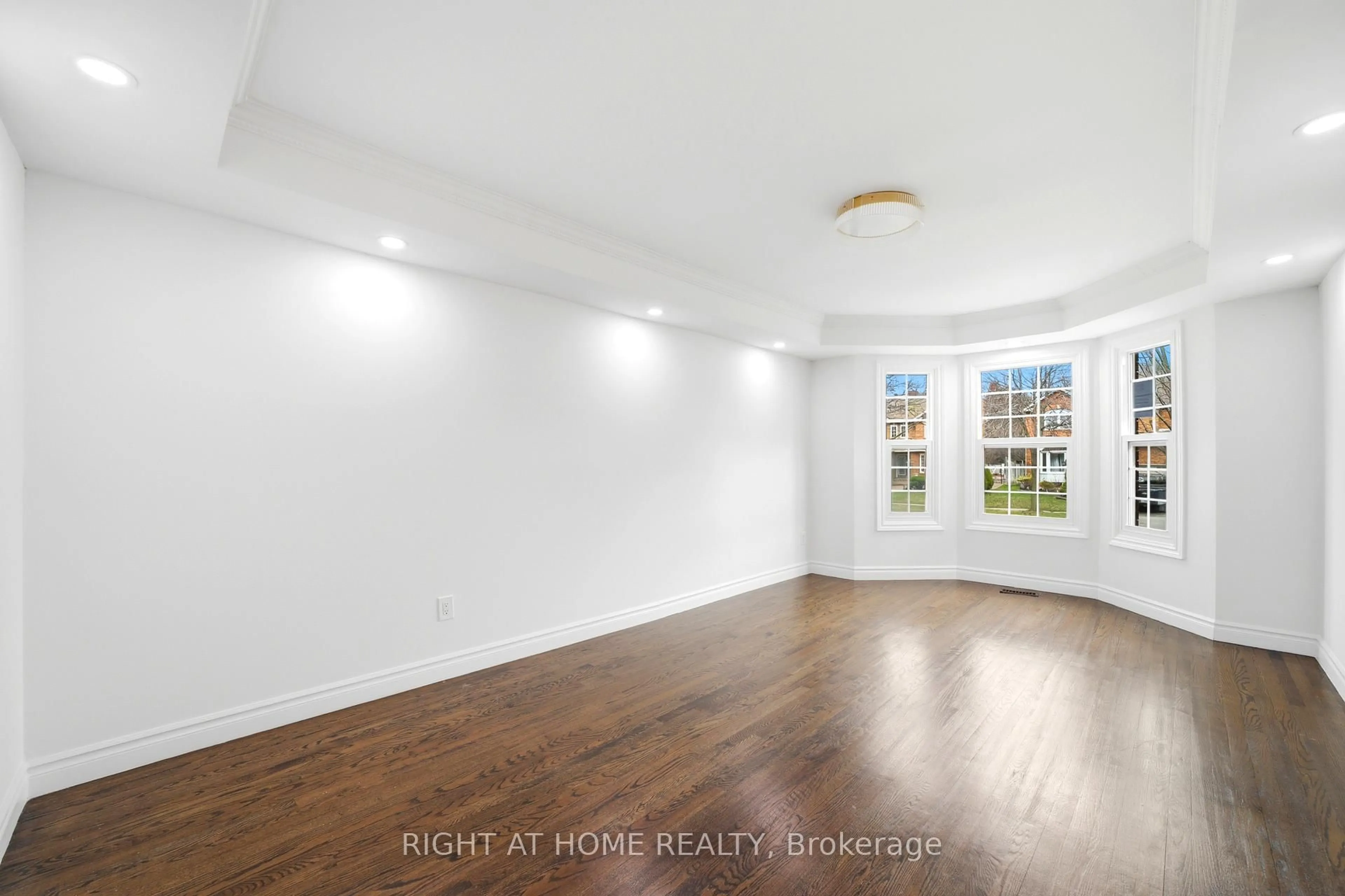 A pic of a room for 36 Ravenview Dr, Whitby Ontario L1R 1Y2