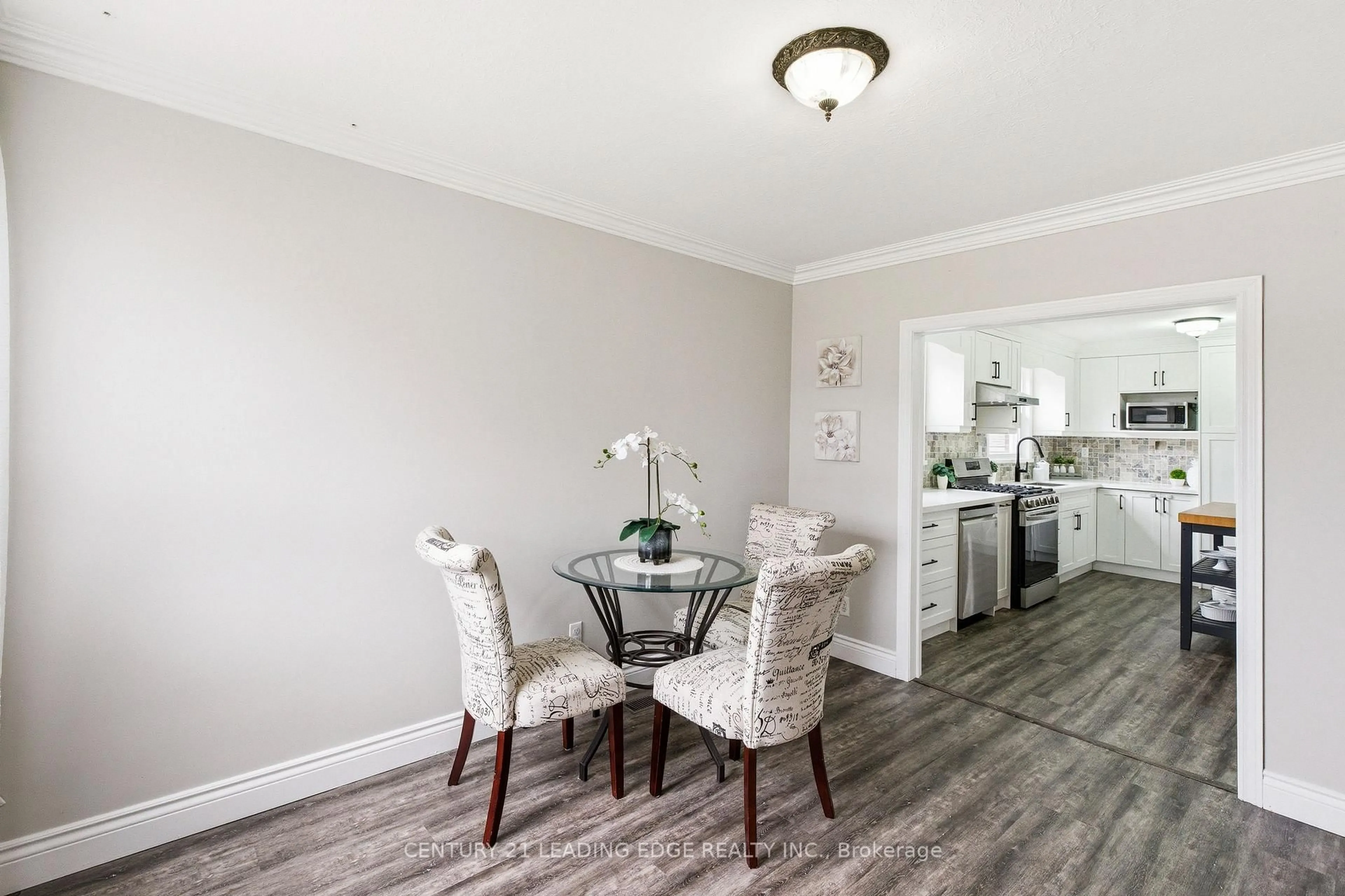 Dining room, wood/laminate floor for 347 Nipigon St, Oshawa Ontario L1J 4P1