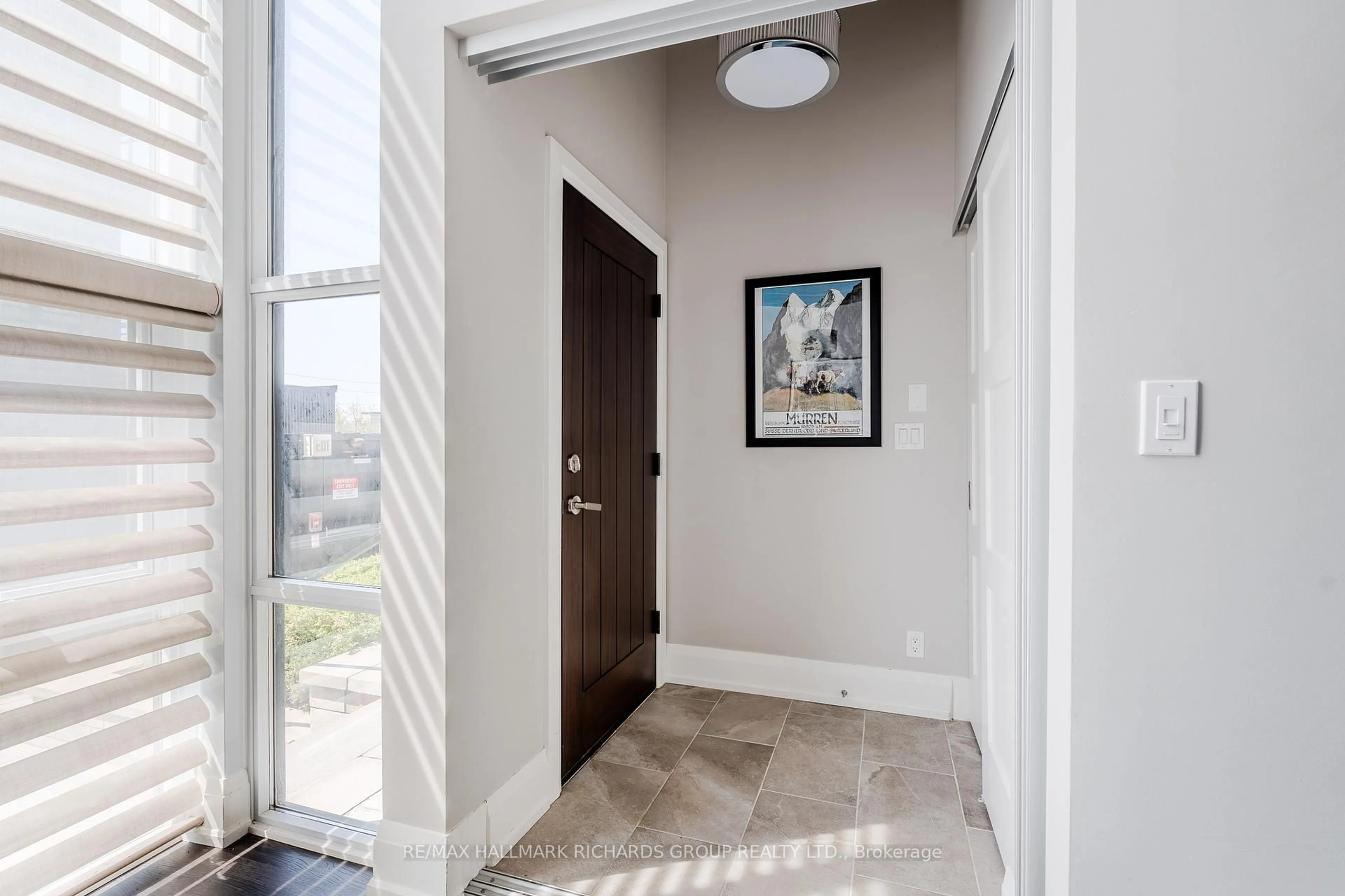 Indoor entryway for 2 Bellefair Ave #TH5, Toronto Ontario M4L 3T8
