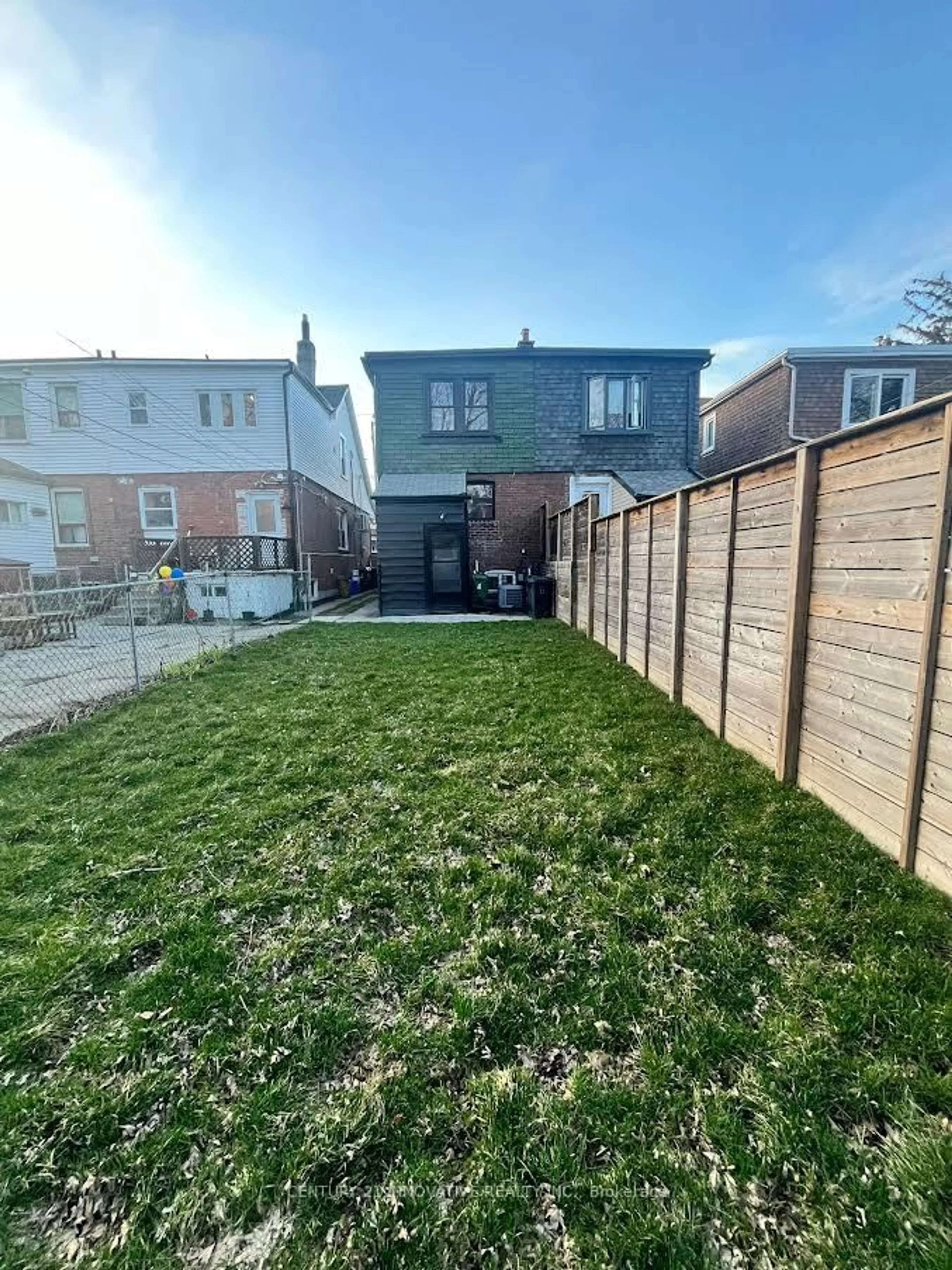 A pic from outside/outdoor area/front of a property/back of a property/a pic from drone, street for 371 Milverton Blvd, Toronto Ontario M4J 1W1