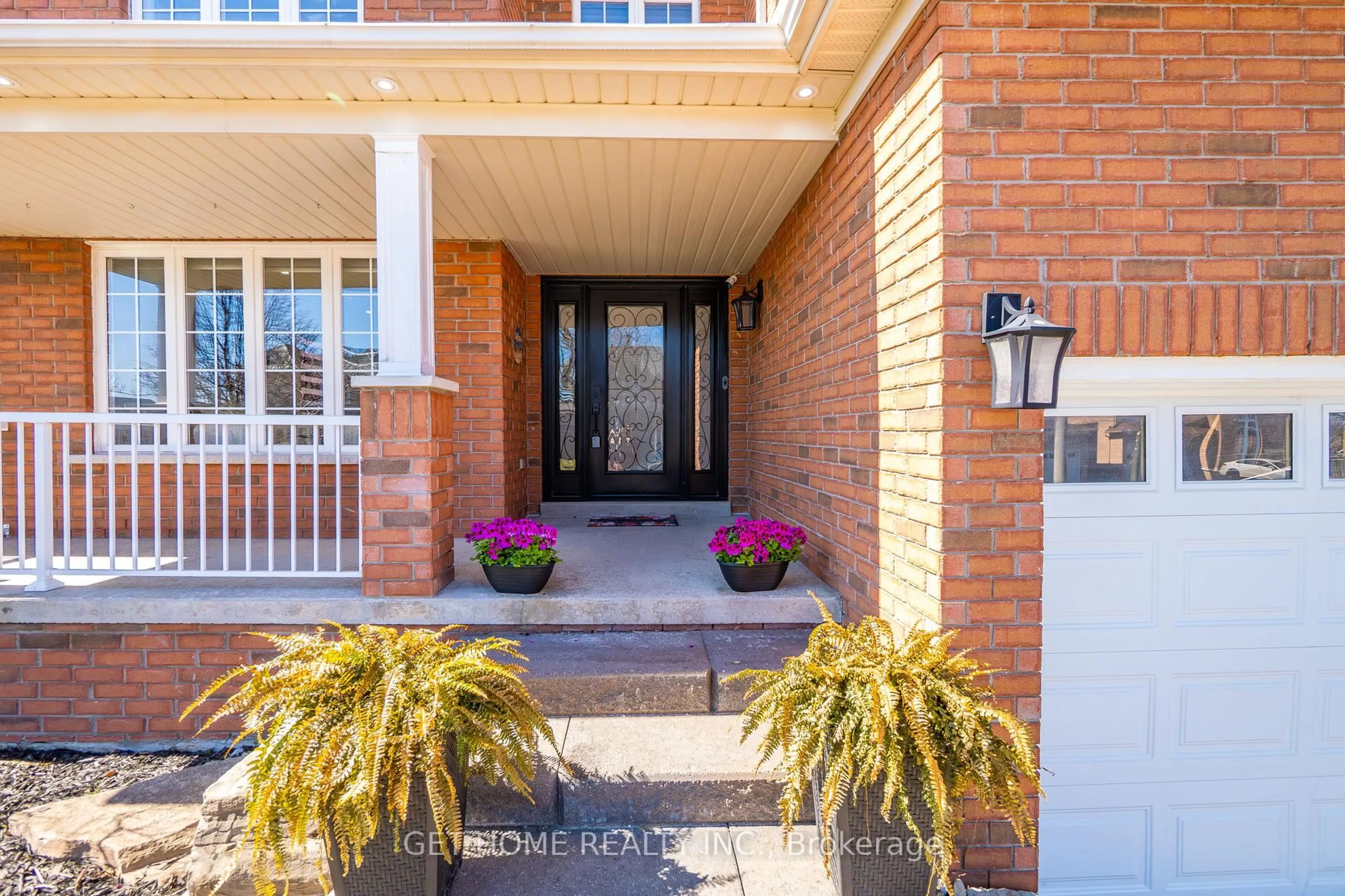 Indoor entryway for 269 Huntington Cres, Clarington Ontario L1E 3J3