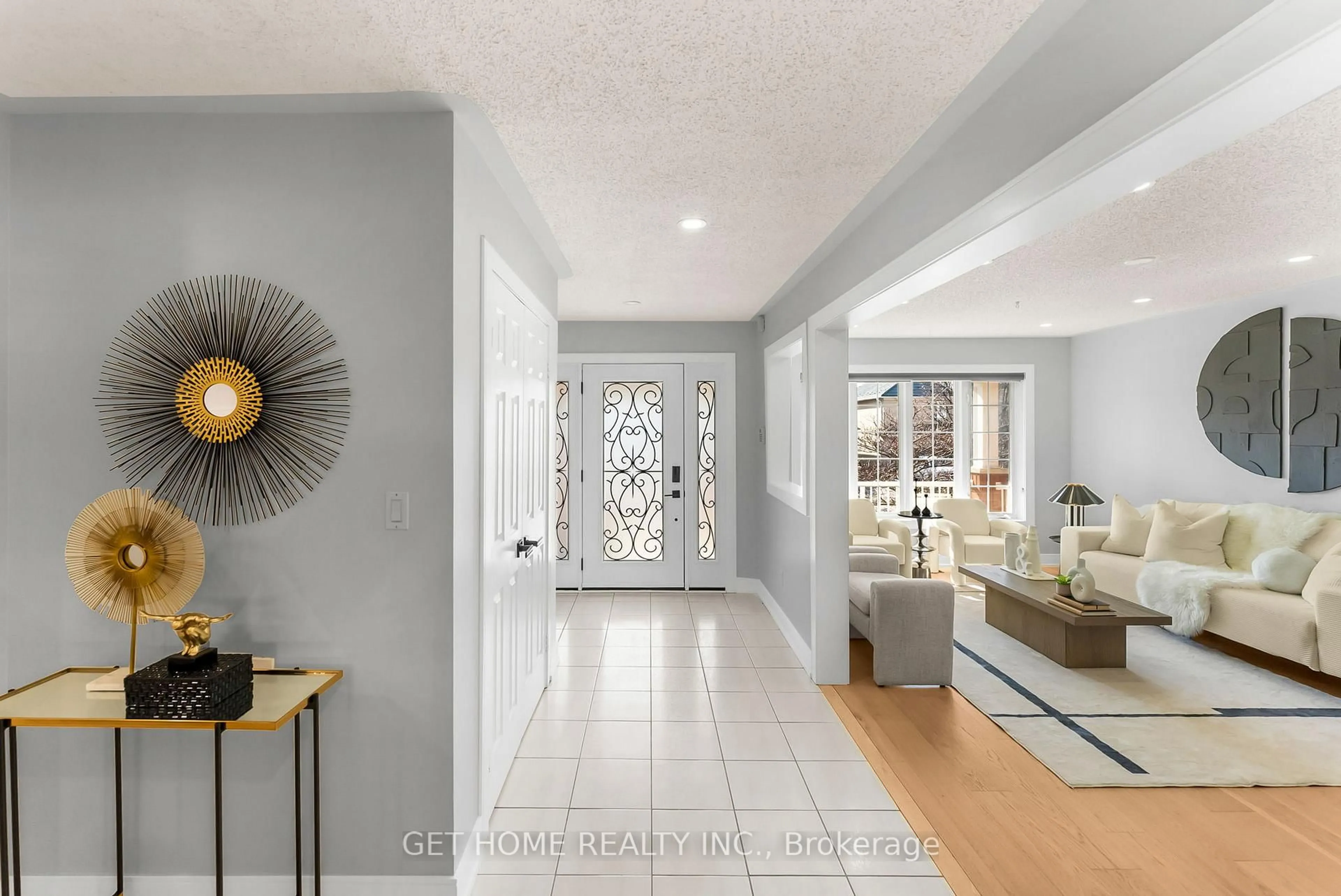 Indoor entryway for 269 Huntington Cres, Clarington Ontario L1E 3J3