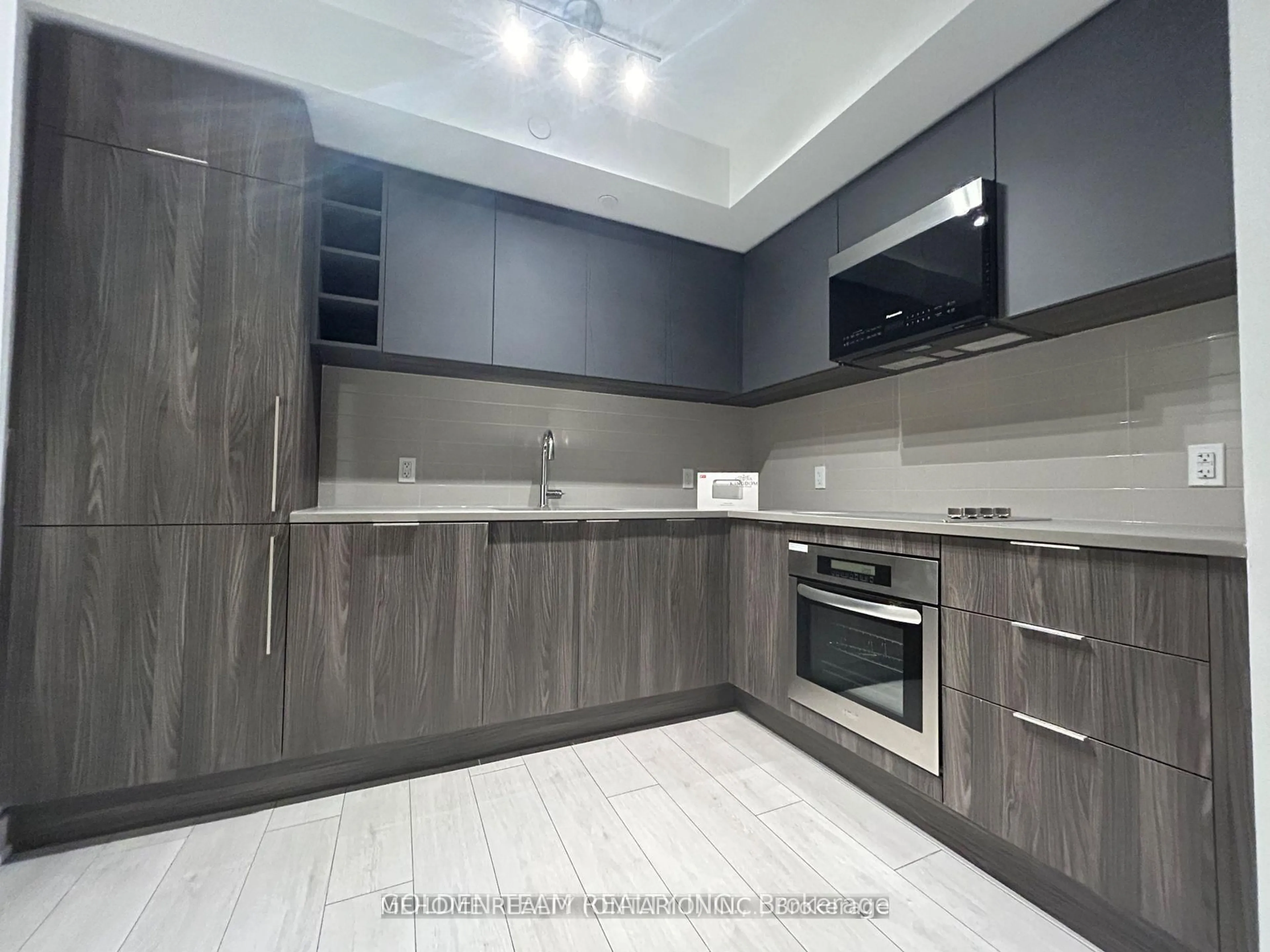 Standard kitchen, unknown for 2031 Kennedy Rd #3023, Toronto Ontario M1T 0B8
