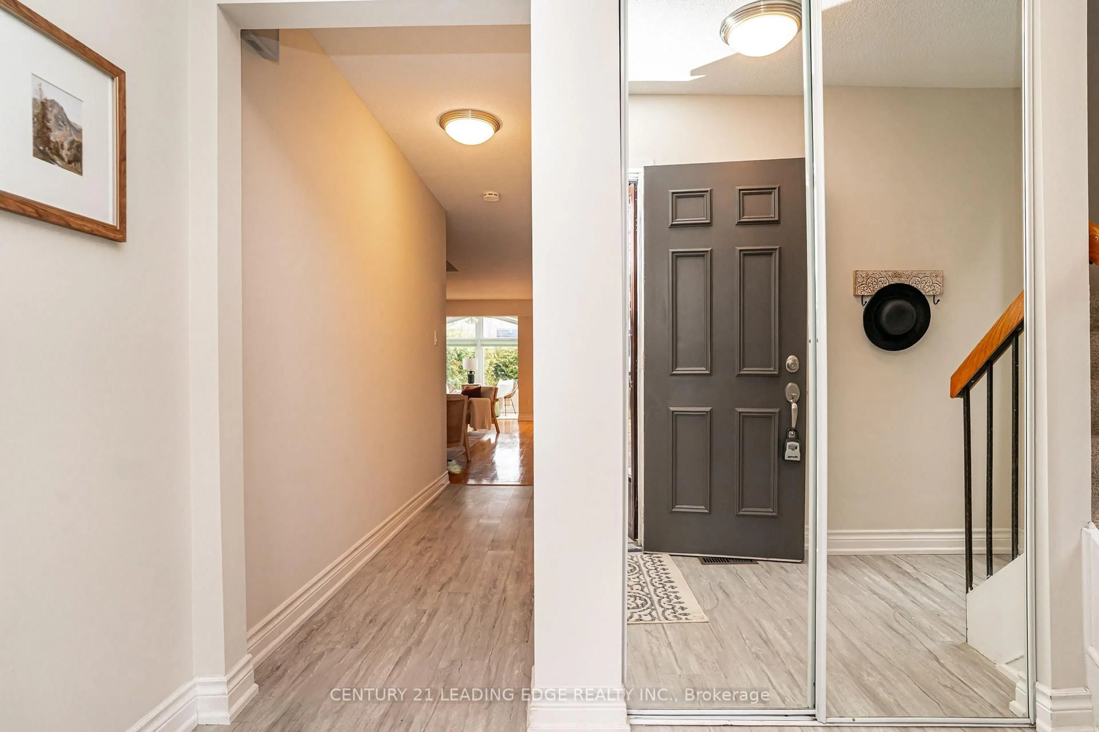 Indoor entryway for 1825 Listowell Cres, Pickering Ontario L1V 2Y2