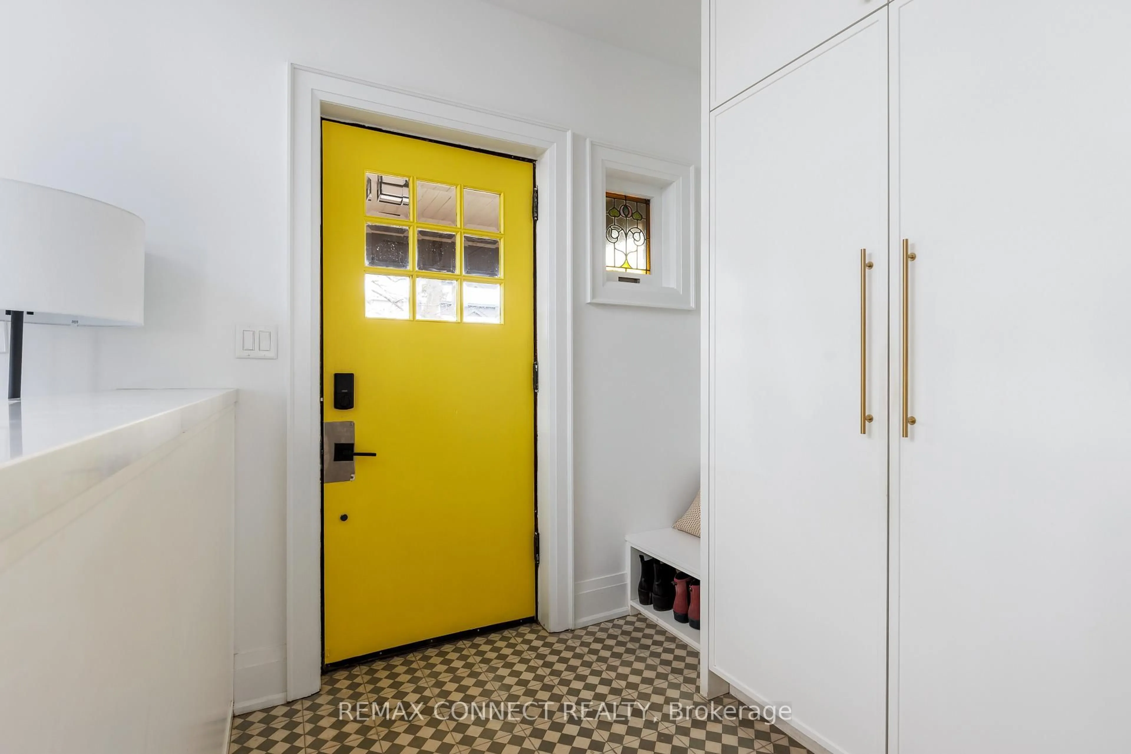 Indoor entryway for 20 Fenwick Ave, Toronto Ontario M4K 3H3