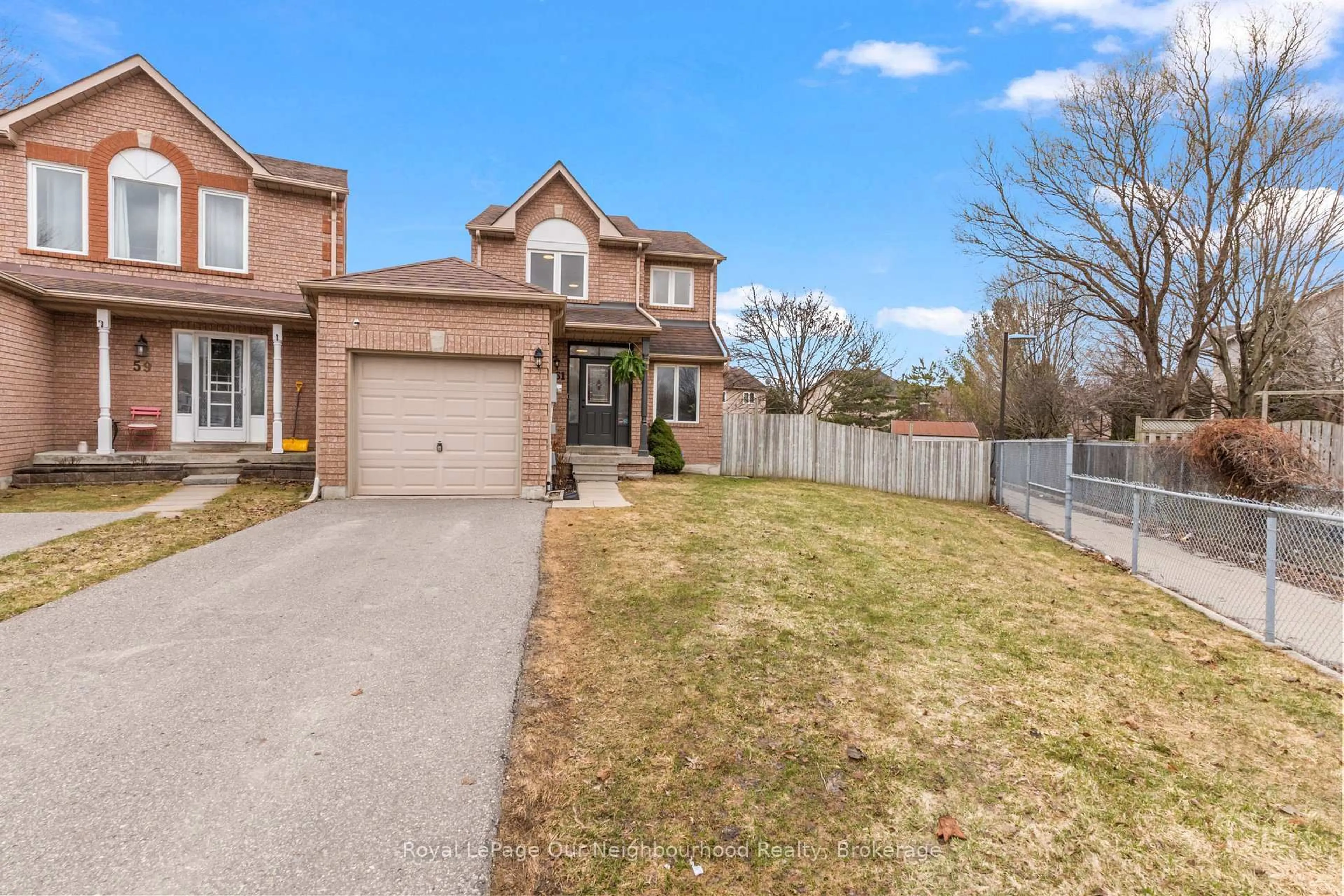 A pic from outside/outdoor area/front of a property/back of a property/a pic from drone, street for 61 Fry Cres, Clarington Ontario L1C 4Y3