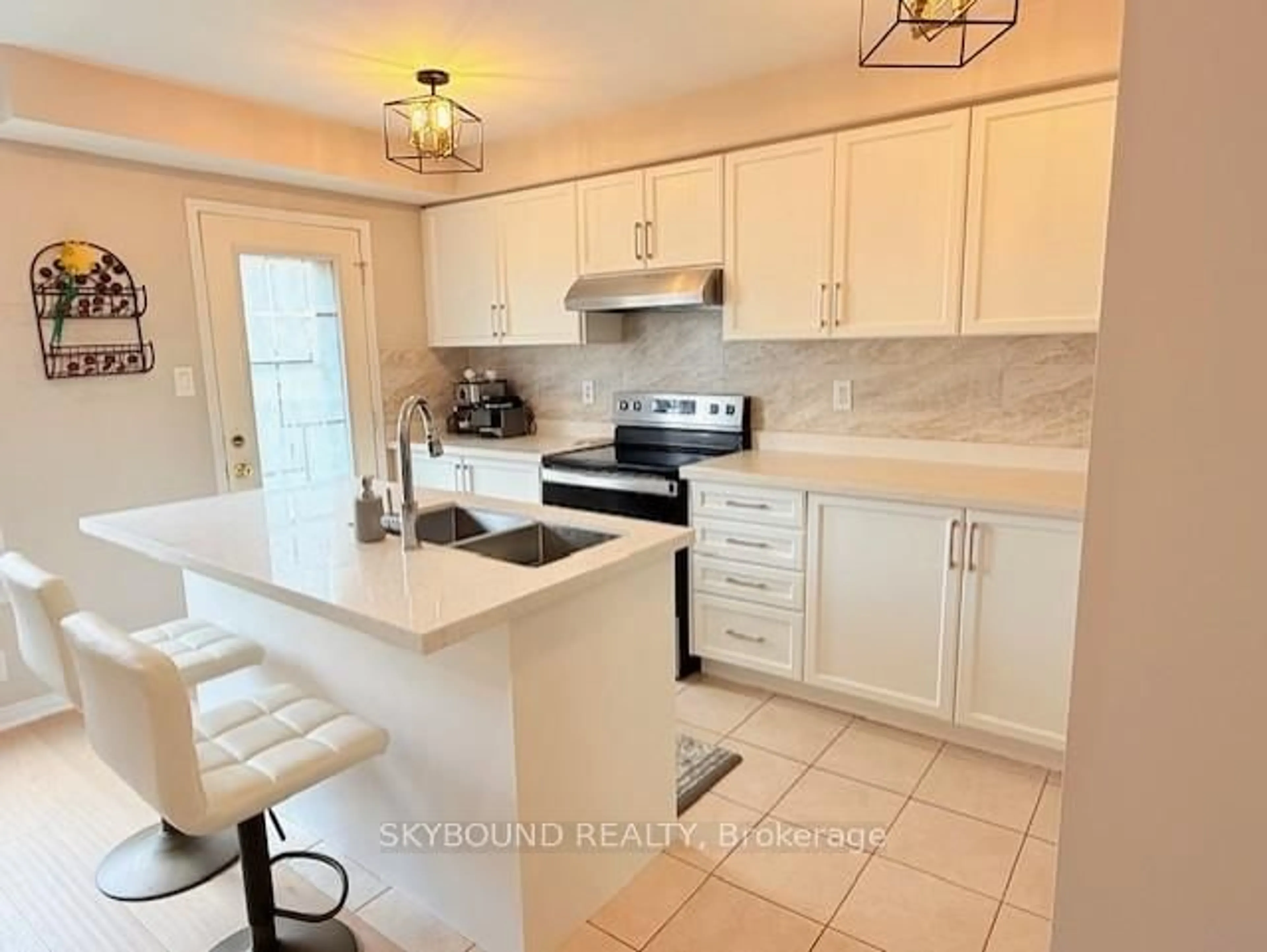 Open concept kitchen, ceramic/tile floor for 35 Lloydminister Ave, Ajax Ontario L1Z 0N8