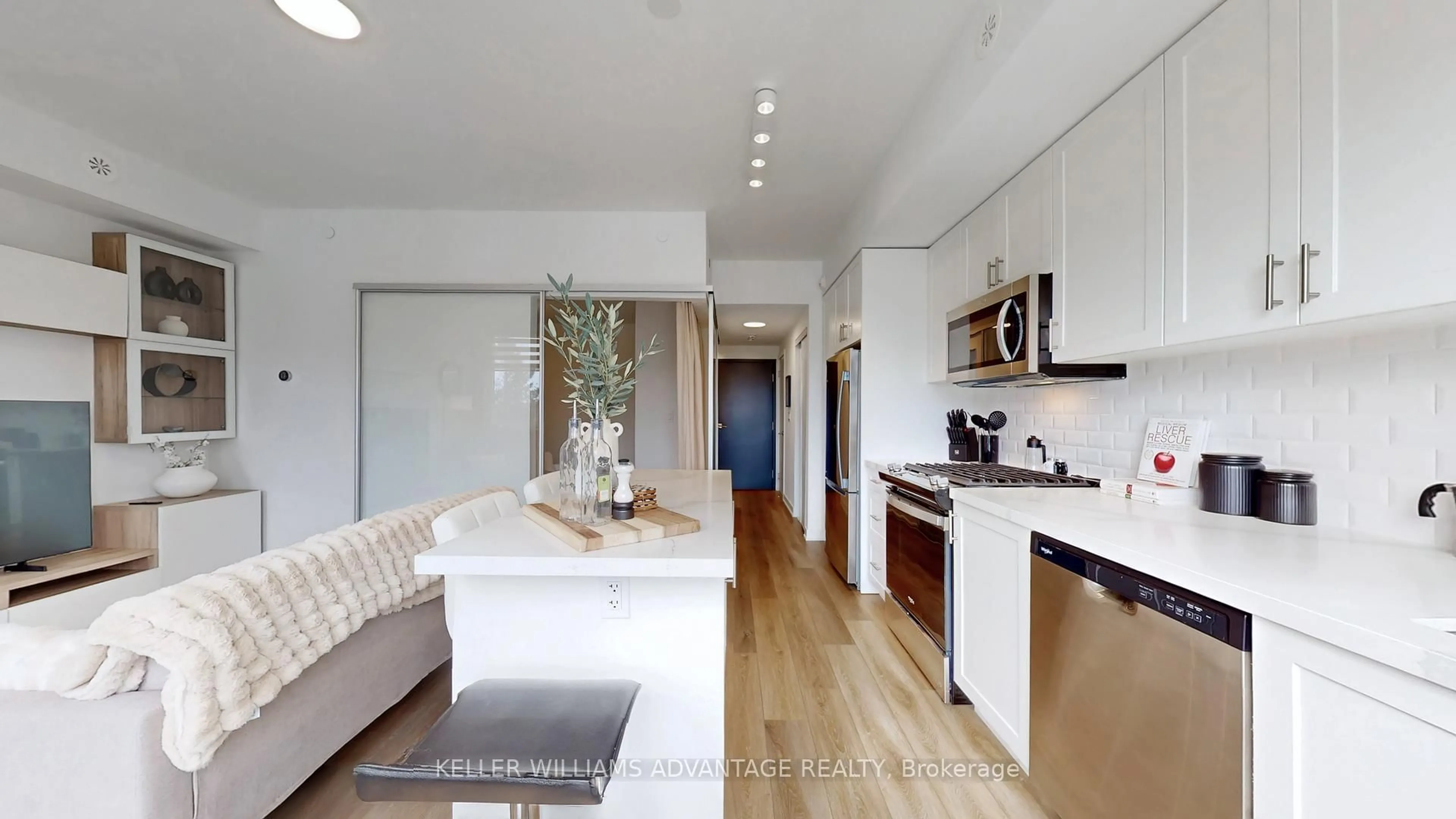 Open concept kitchen, unknown for 1479 O'Connor Dr #34, Toronto Ontario M4B 2V5