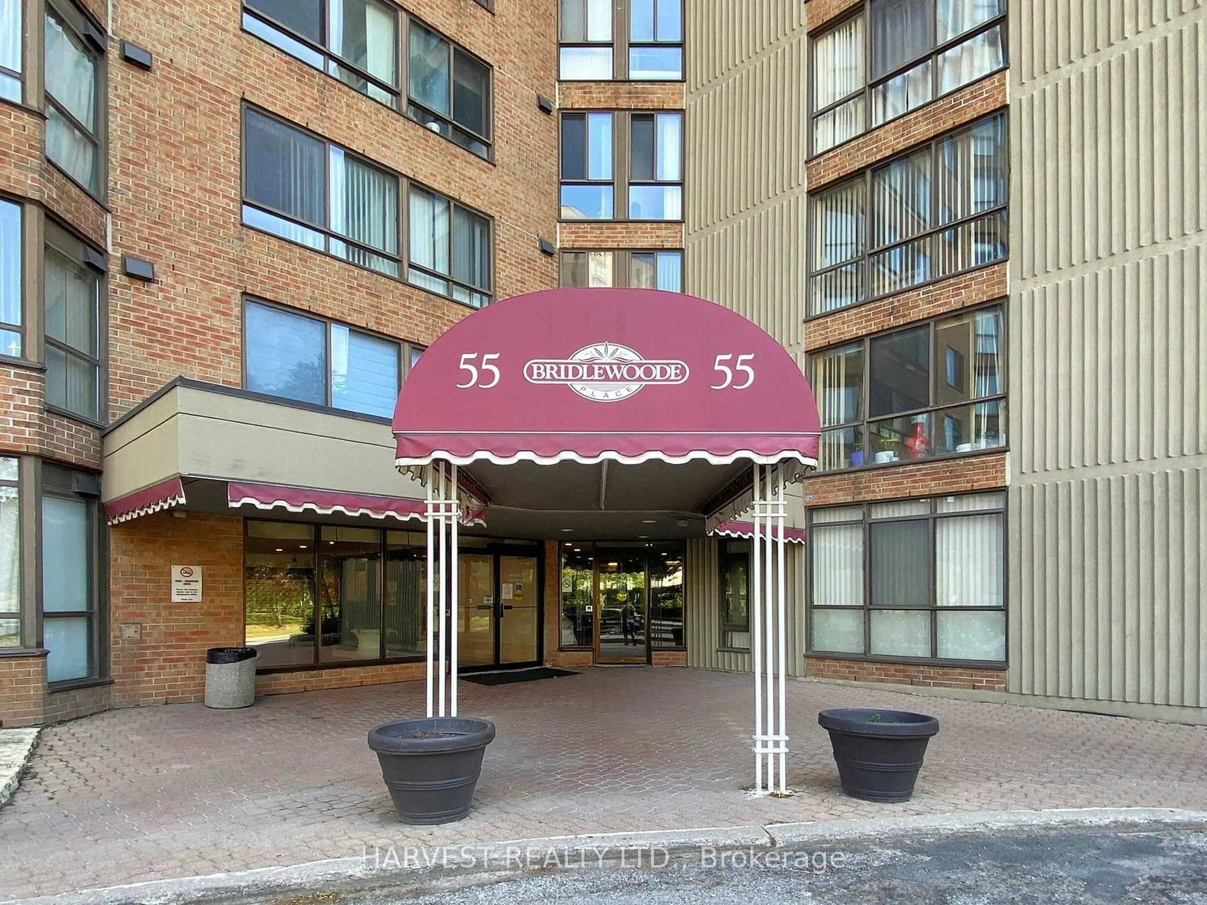 Indoor foyer for 55 Bamburgh Circ #901, Toronto Ontario M1W 3V4