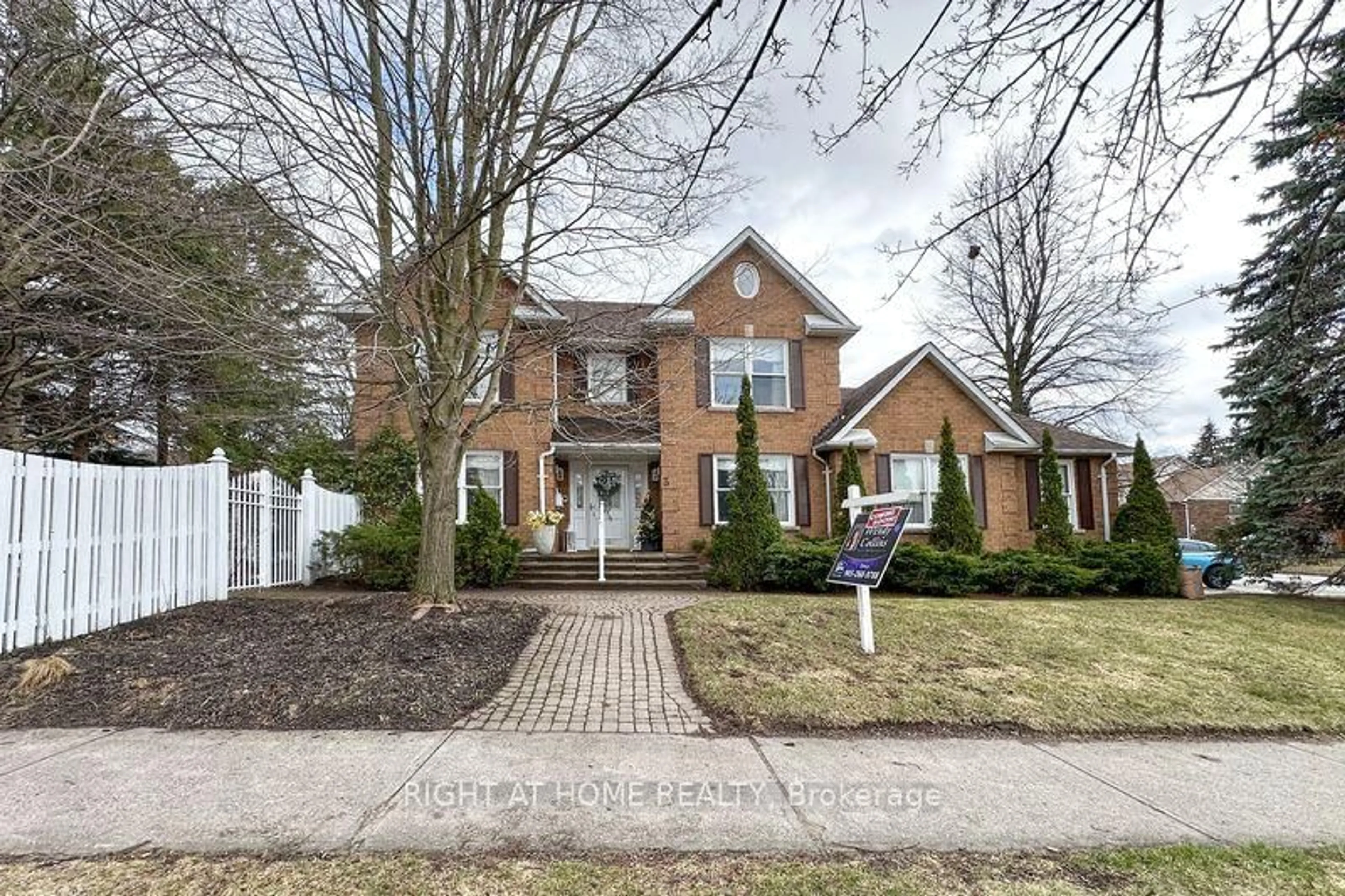 Home with brick exterior material, street for 3 Hampstead Gate, Clarington Ontario L1E 1V2