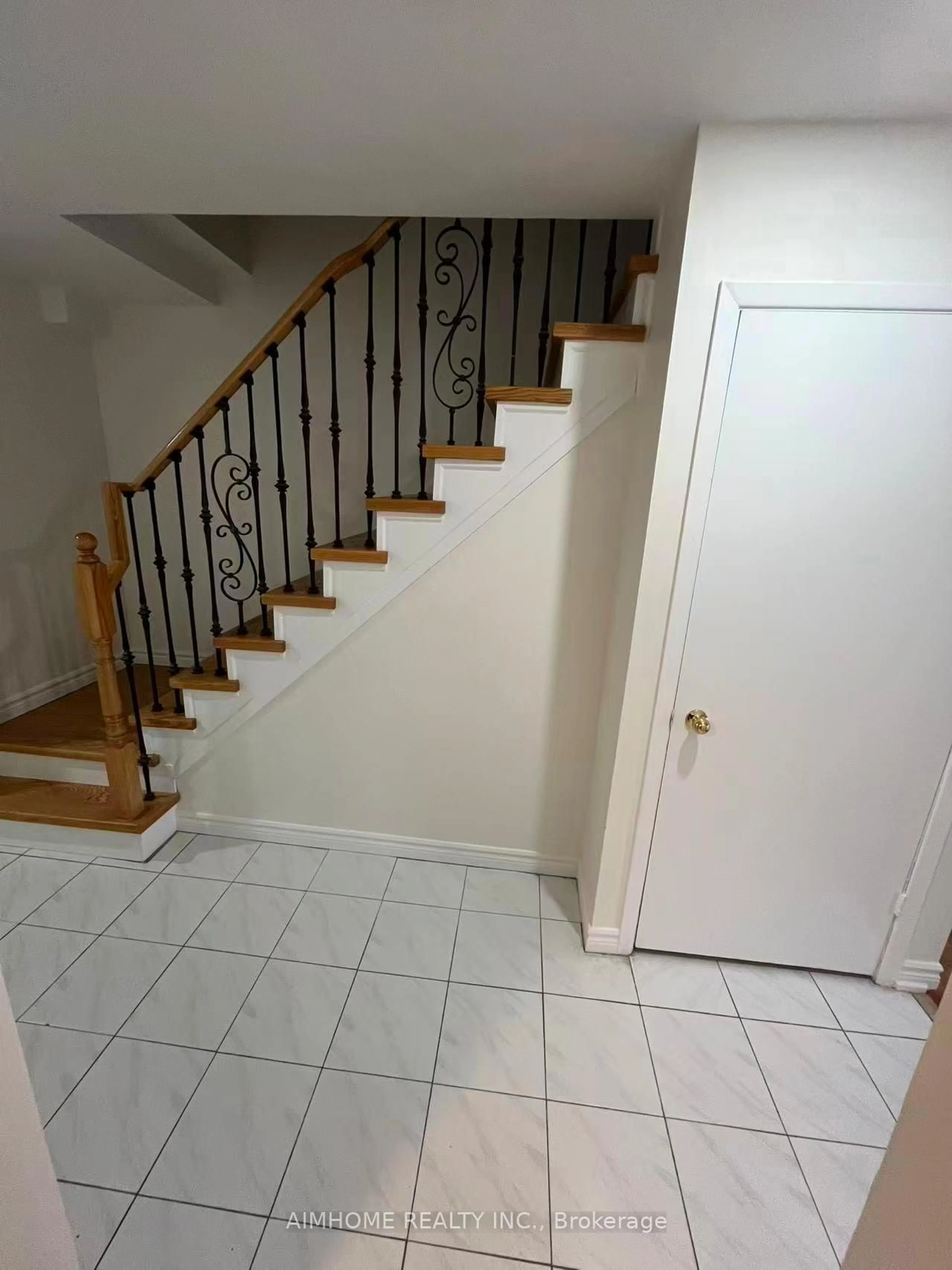 Stairs for 60 Plum Brook Cres, Toronto Ontario M1S 3Z8