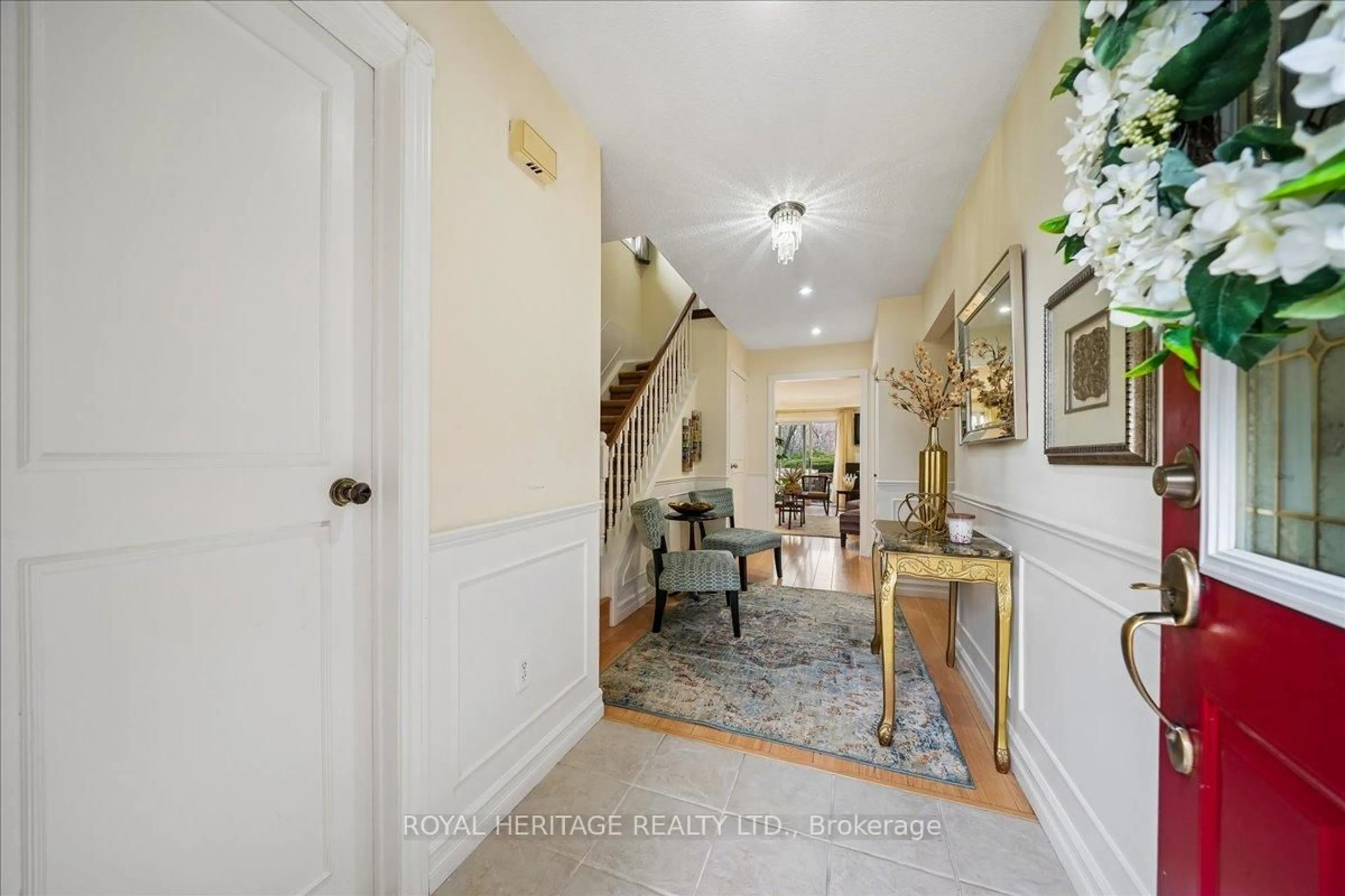 Indoor foyer for 72 Frazer Rd, Ajax Ontario L1S 4B2