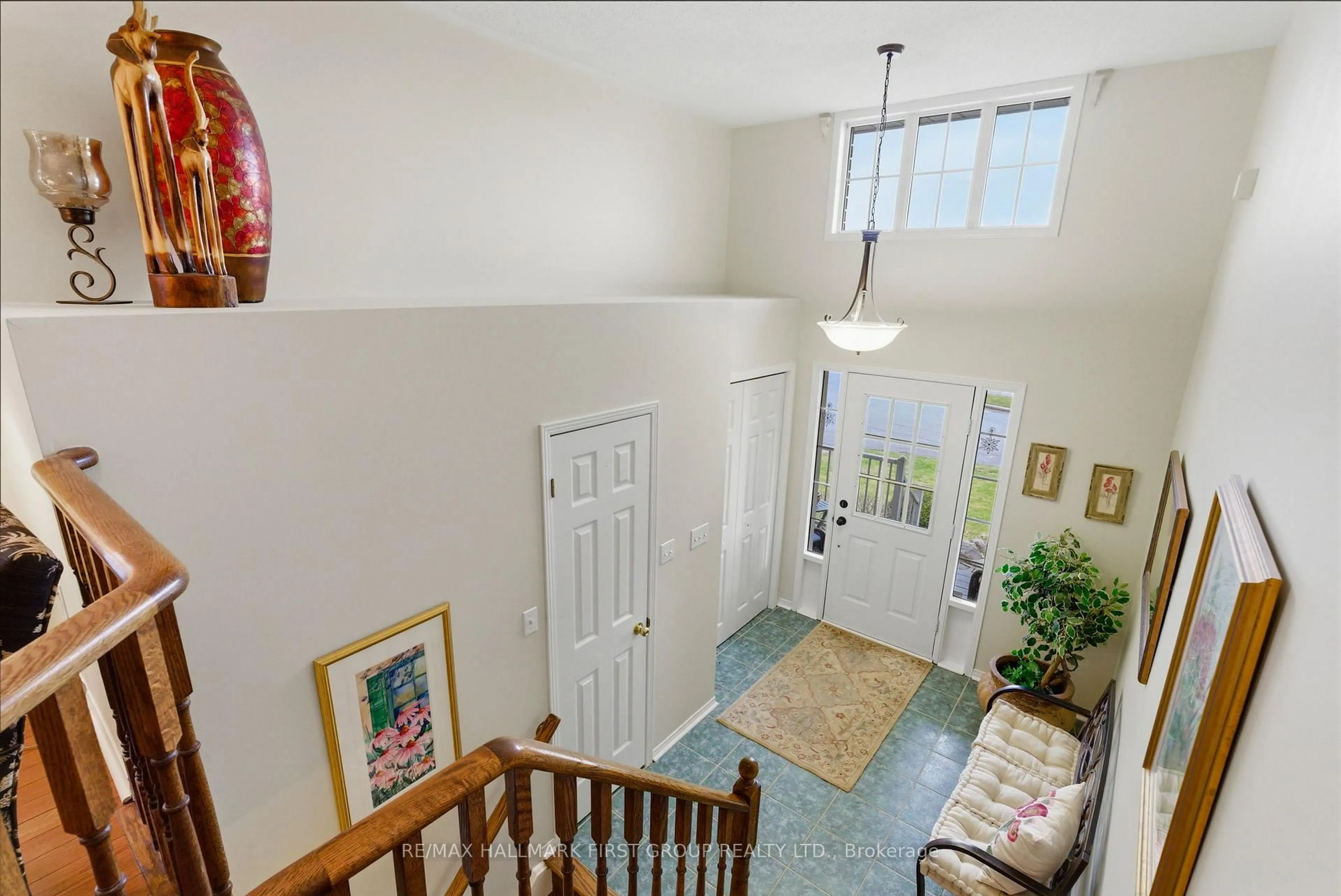 Indoor entryway for 96 Brandon Rd, Scugog Ontario L9L 1S8