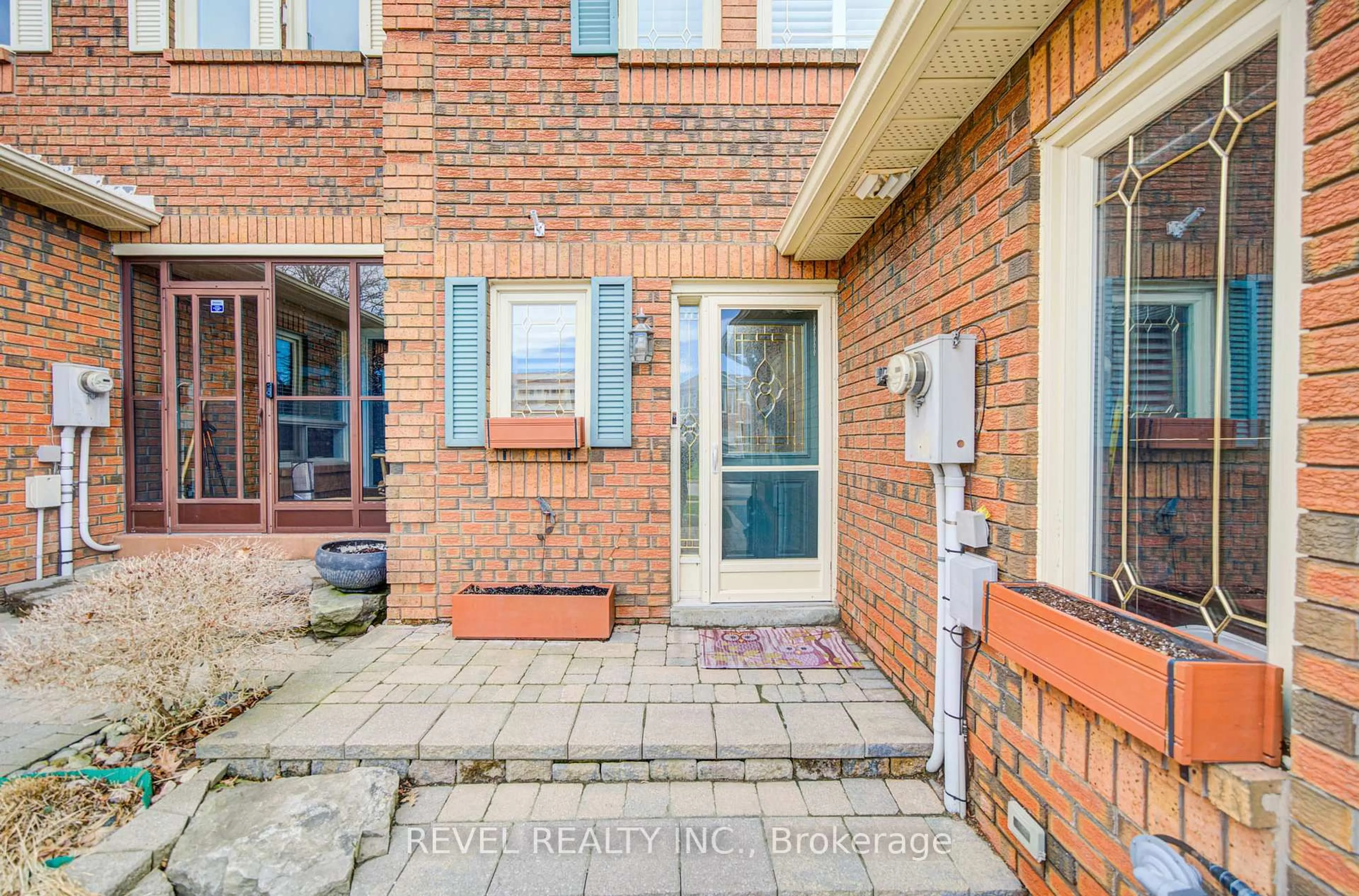 Unknown for 2255 Wildwood Cres, Pickering Ontario L1X 2R7