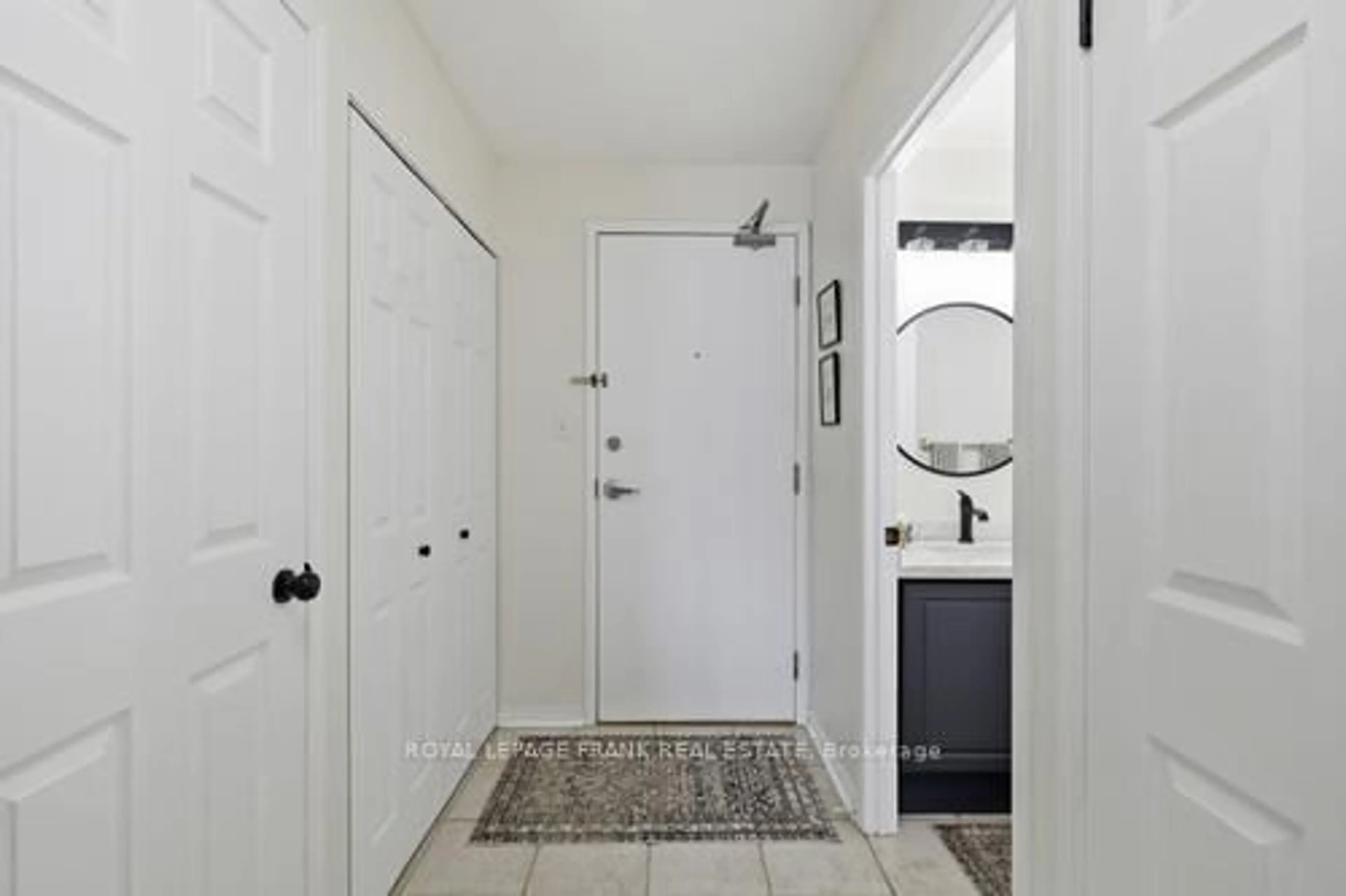 Indoor entryway for 102 Aspen Springs Dr #108, Clarington Ontario L1C 5N6