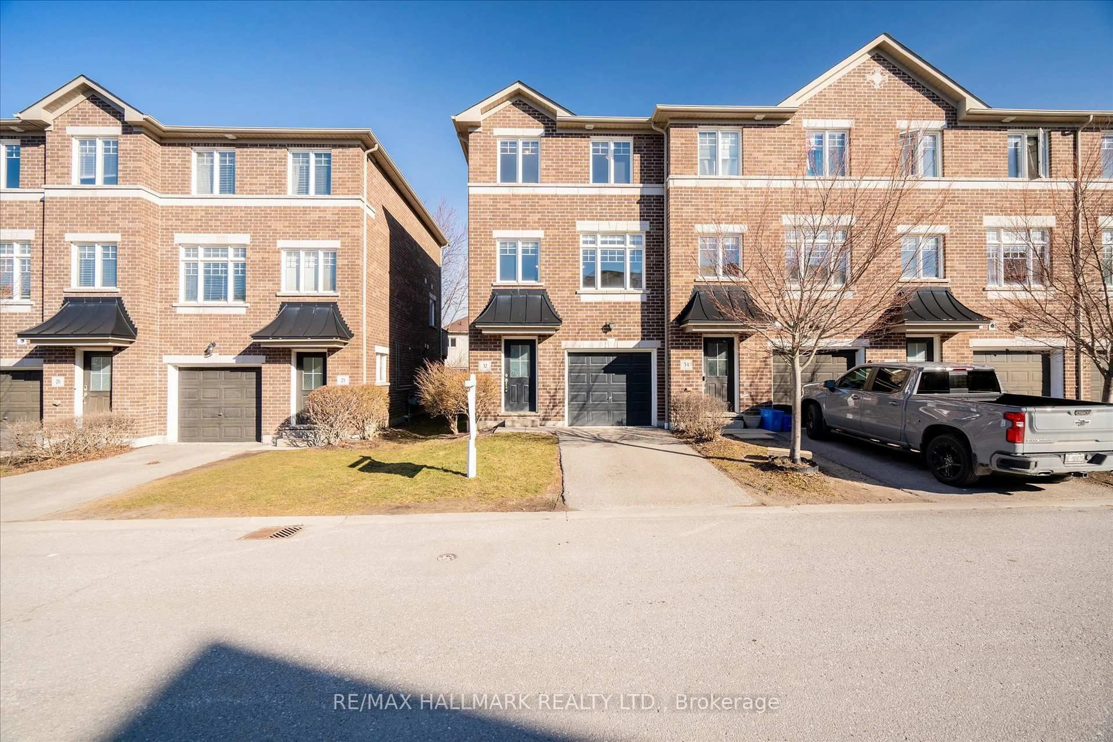 A pic from outside/outdoor area/front of a property/back of a property/a pic from drone, street for 32 Katerson Lane, Clarington Ontario L1E 0E9