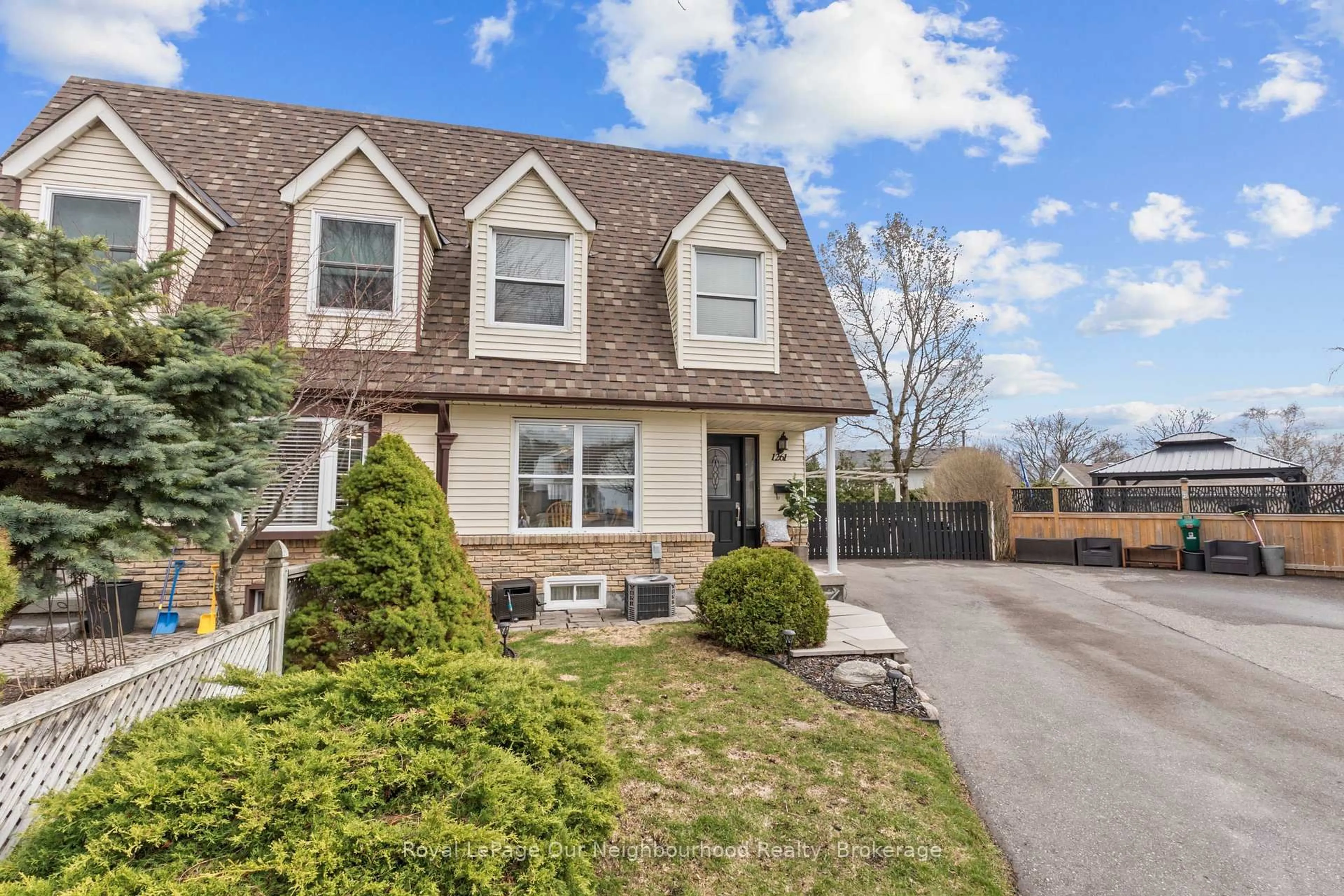 Home with vinyl exterior material, street for 1261 Ludlow Crt, Oshawa Ontario L1G 7K5