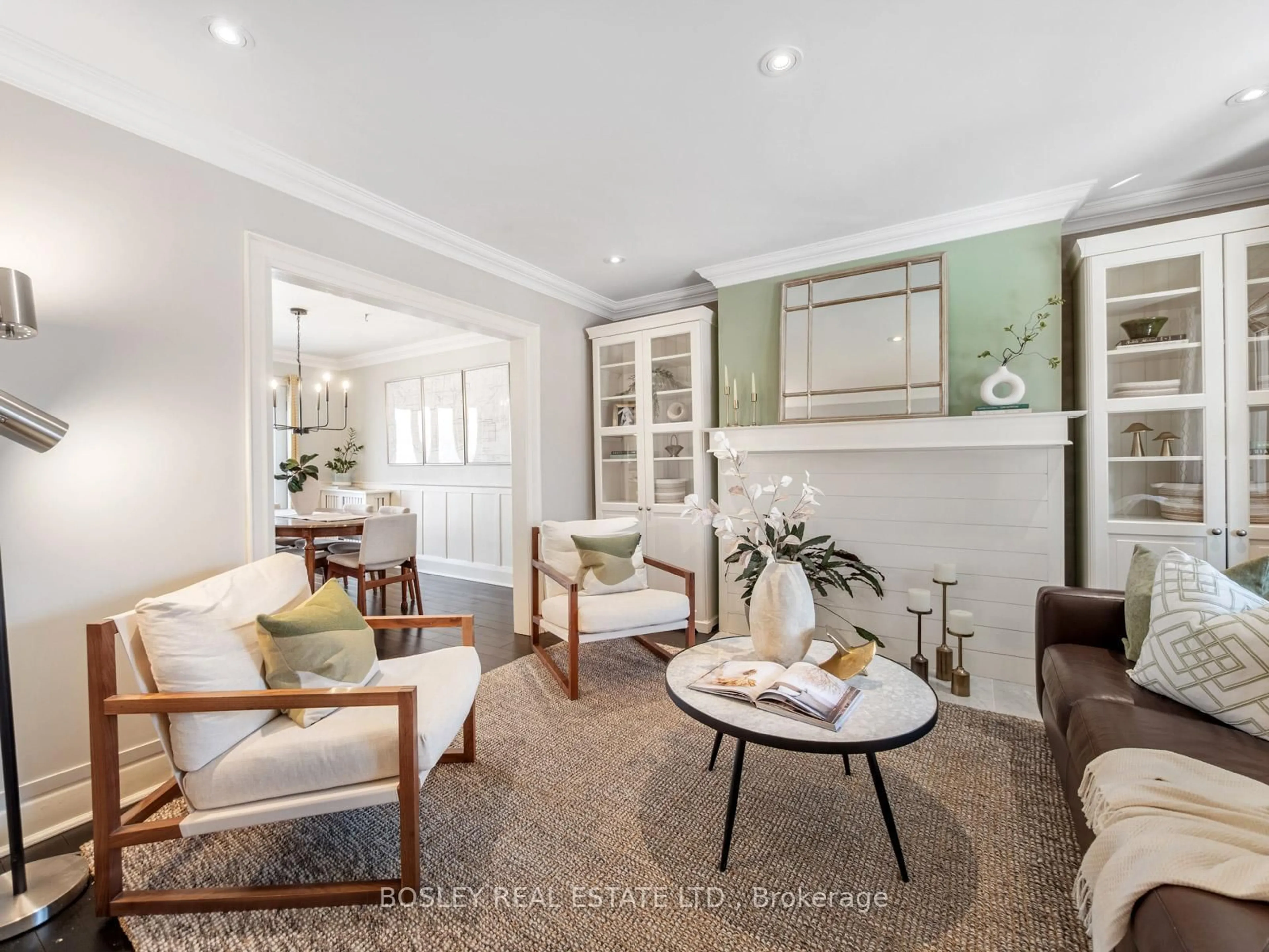 Living room with furniture, unknown for 1070 Woodbine Ave, Toronto Ontario M4C 4C5