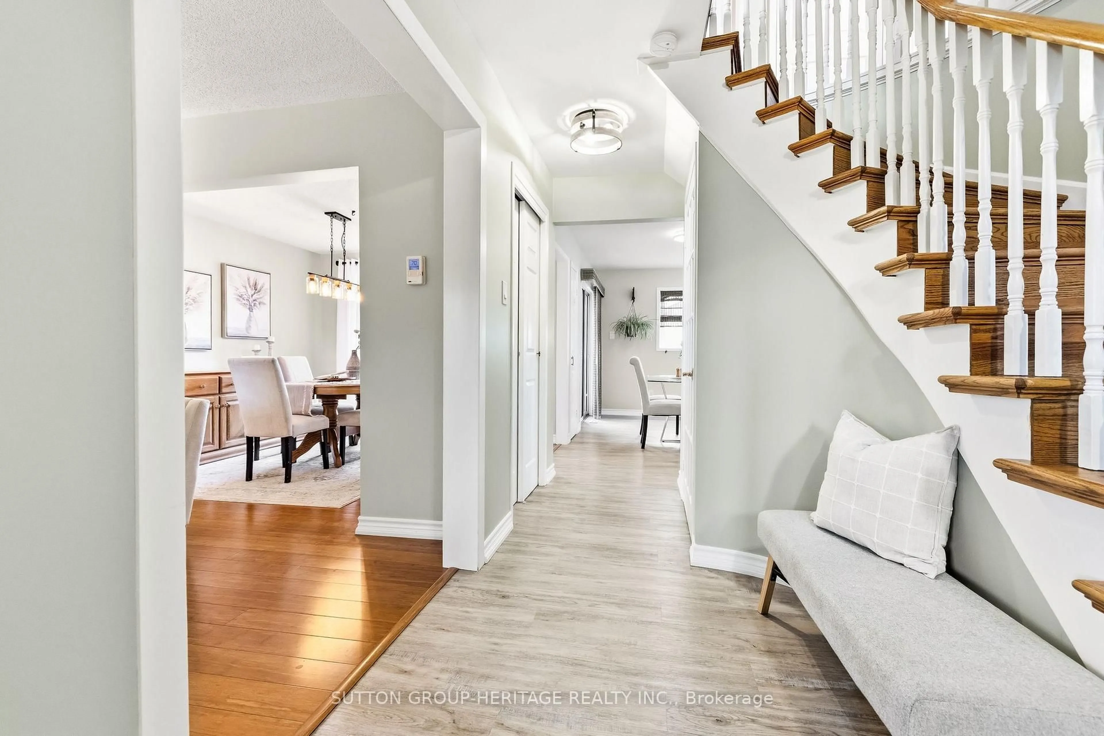 Indoor entryway for 204 Lake Driveway, Ajax Ontario L1S 4Y8