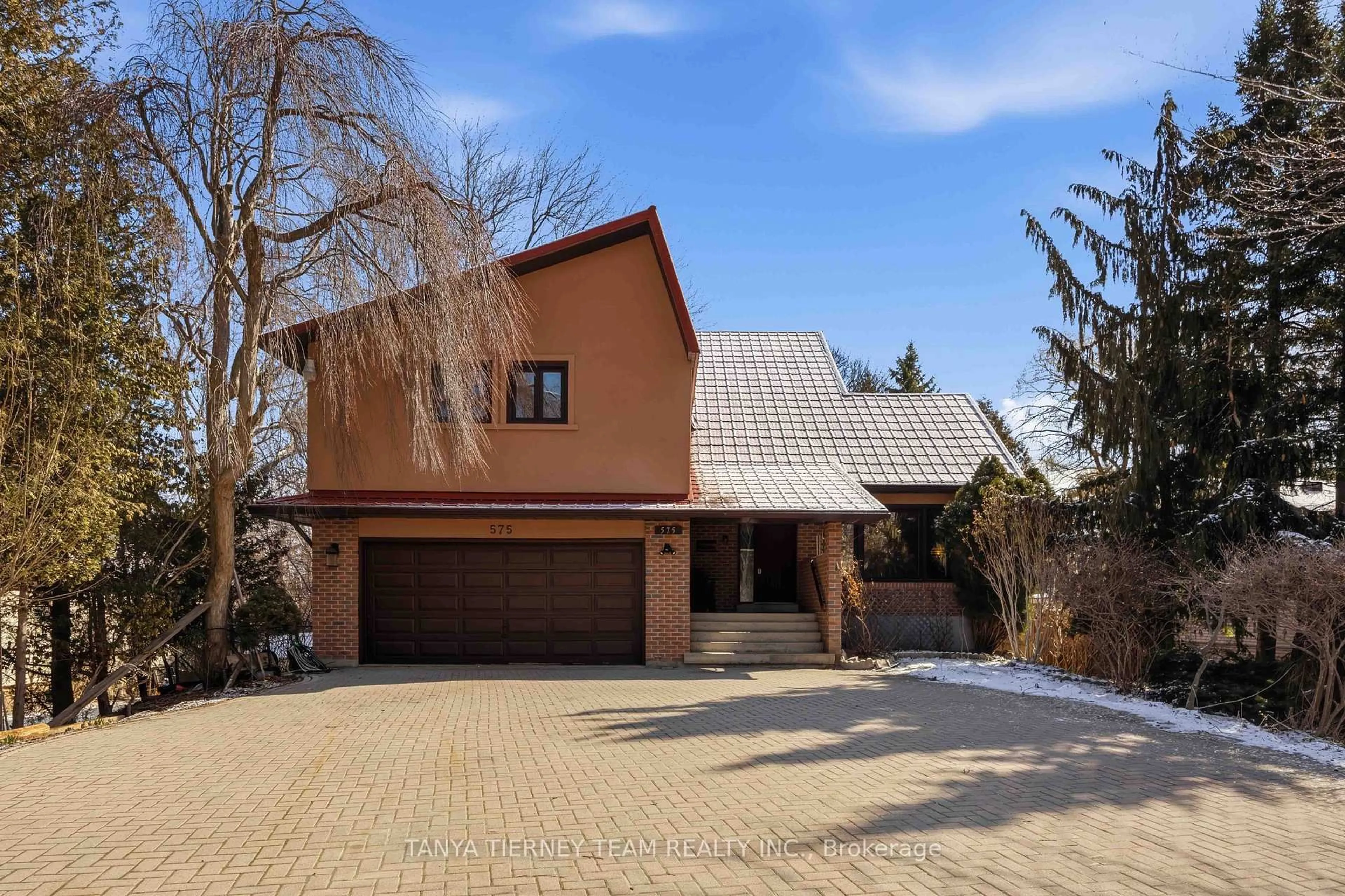 Home with brick exterior material, street for 575 Park Cres, Pickering Ontario L1W 2E1