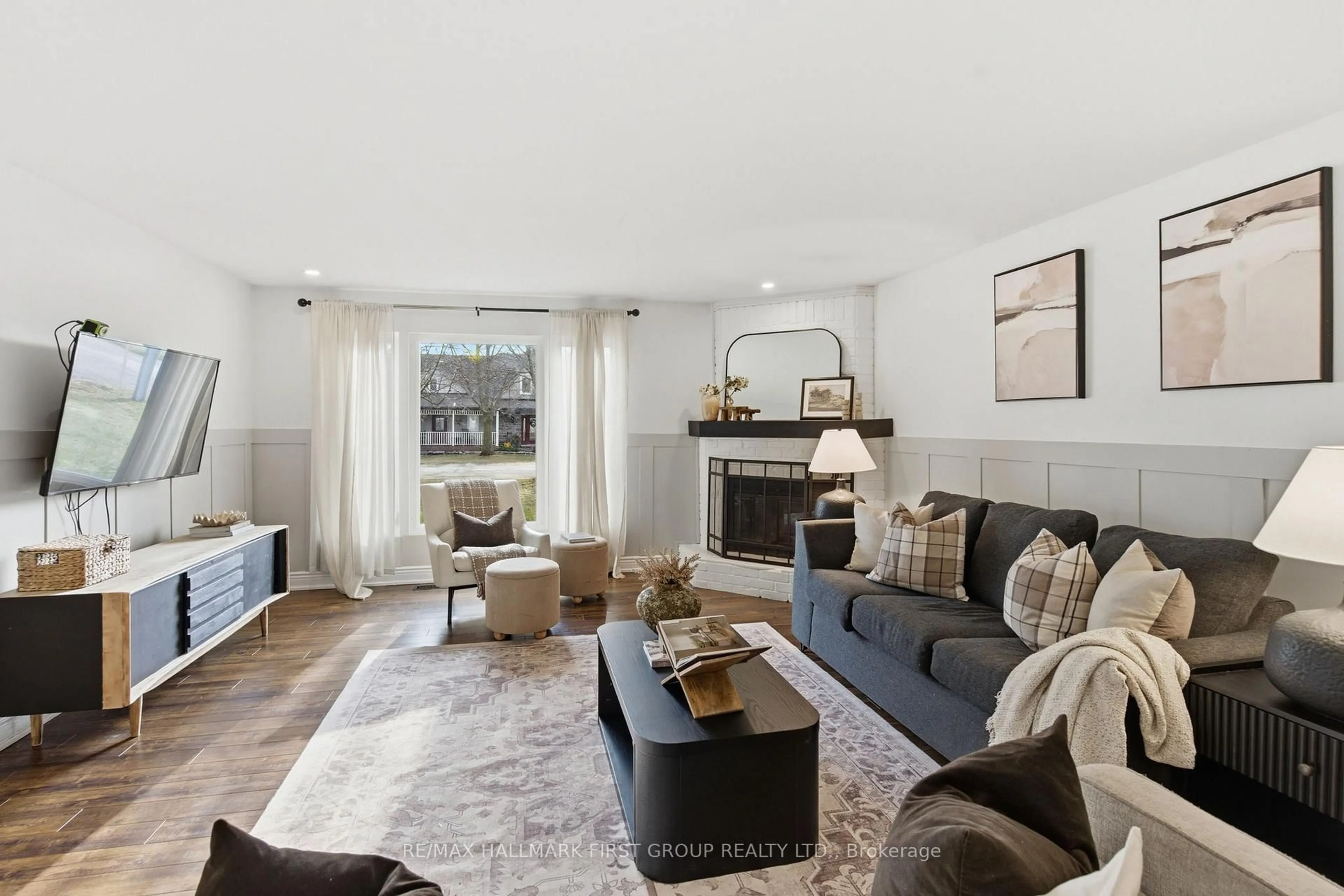 Living room with furniture, unknown for 4669 Old Simcoe St, Oshawa Ontario L1H 7K4