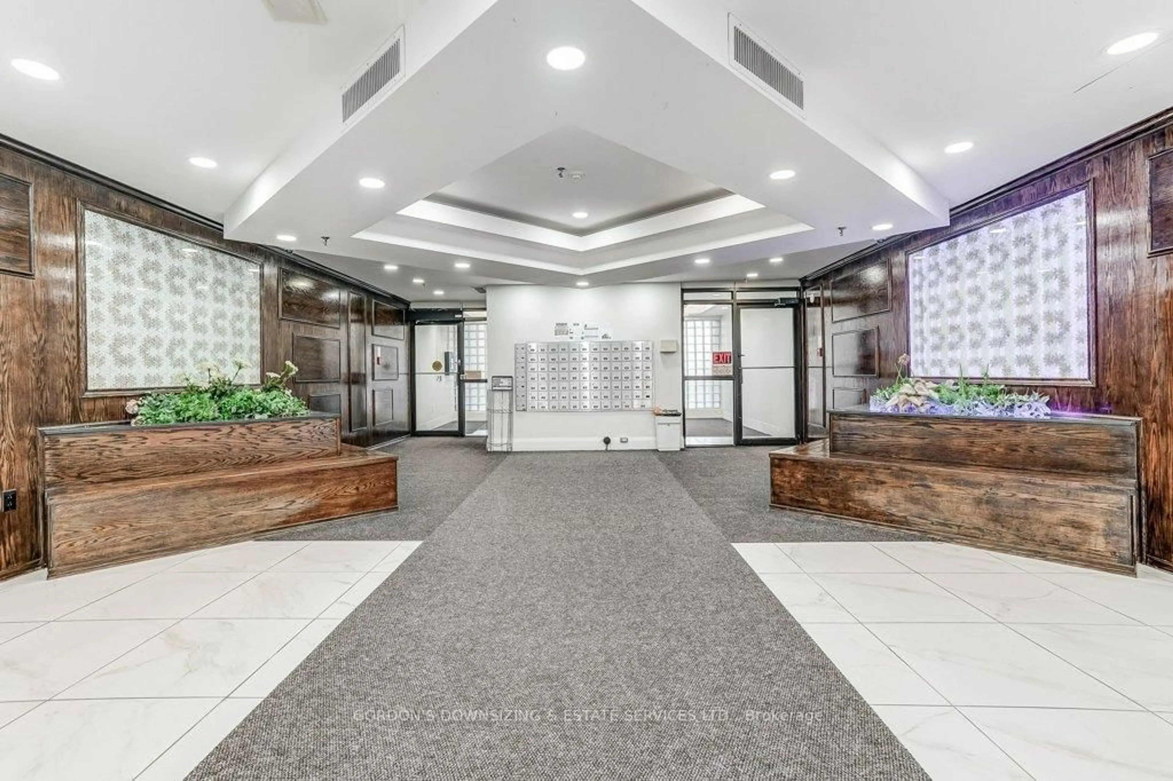 Lobby for 5800 Sheppard Ave #517, Toronto Ontario M1B 5J7