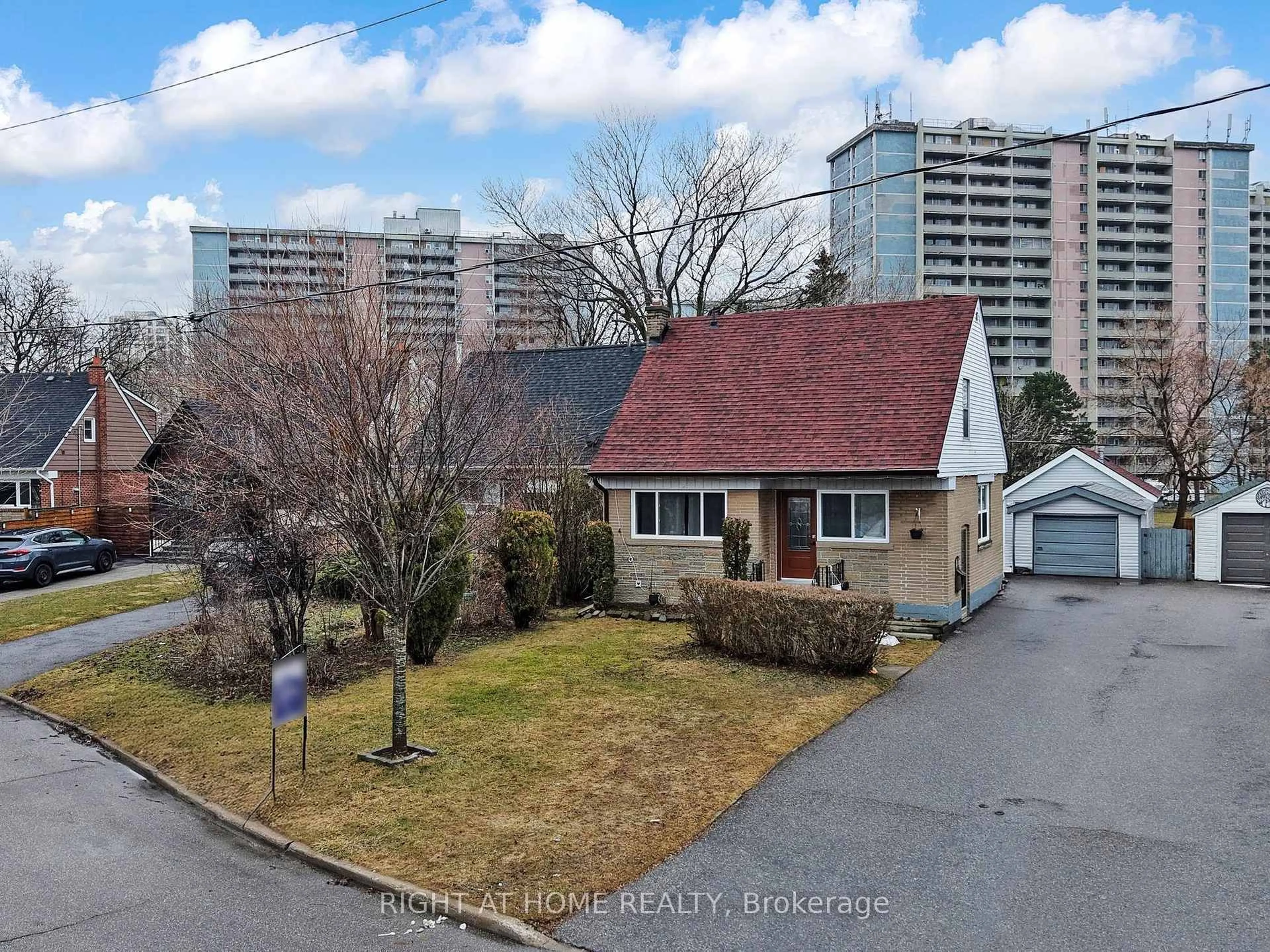 A pic from outside/outdoor area/front of a property/back of a property/a pic from drone, street for 46 Glenshephard Dr, Toronto Ontario M1K 4N3