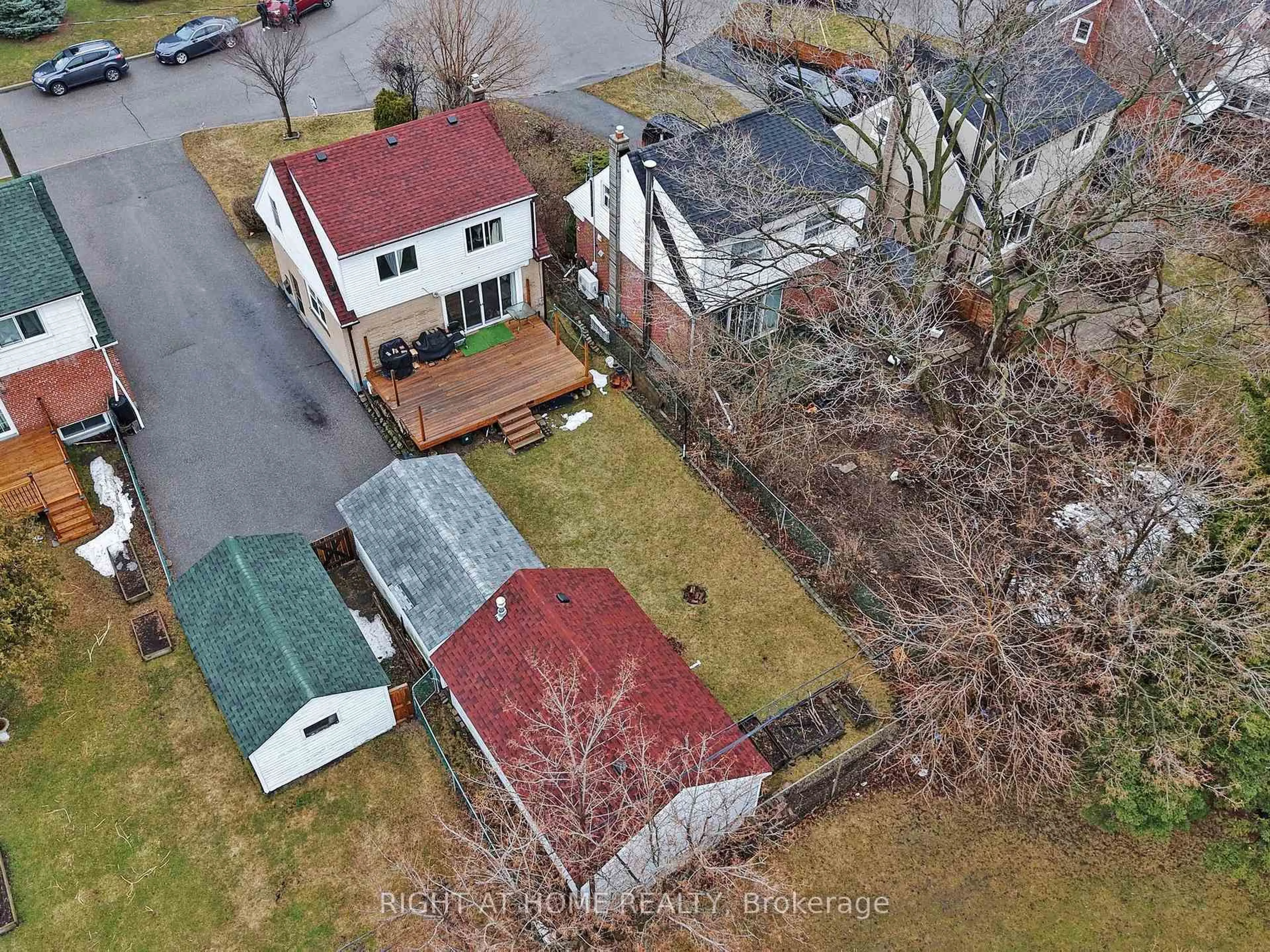 A pic from outside/outdoor area/front of a property/back of a property/a pic from drone, street for 46 Glenshephard Dr, Toronto Ontario M1K 4N3