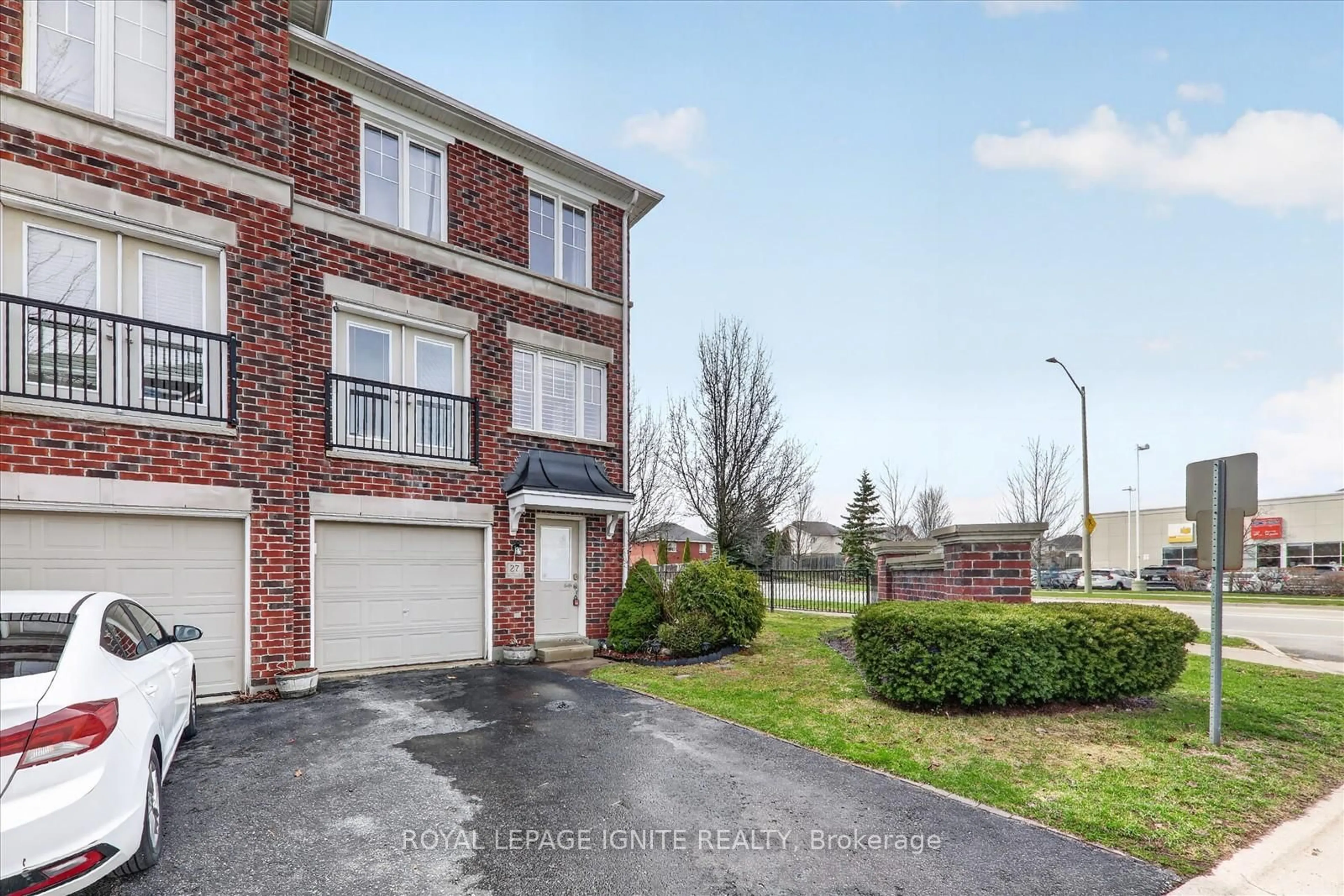 Unknown for 571 Longworth Ave #27, Clarington Ontario L1C 0H3