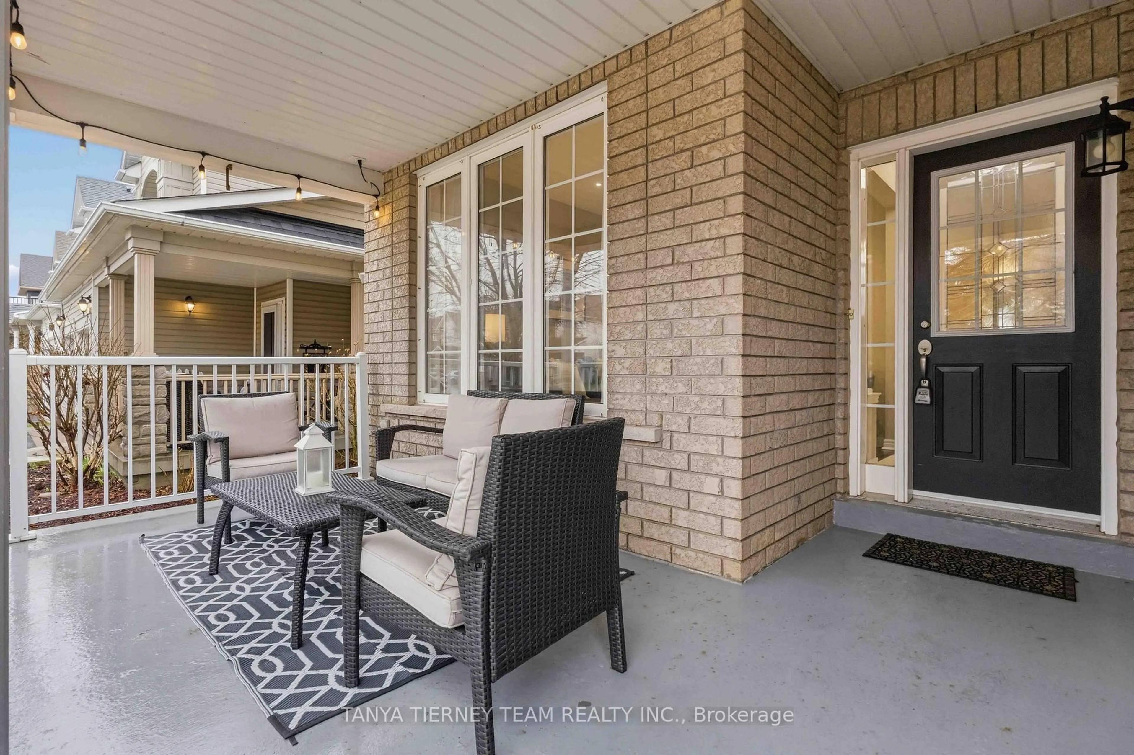 Patio, street for 46 Holsted Rd, Whitby Ontario L1M 2B9