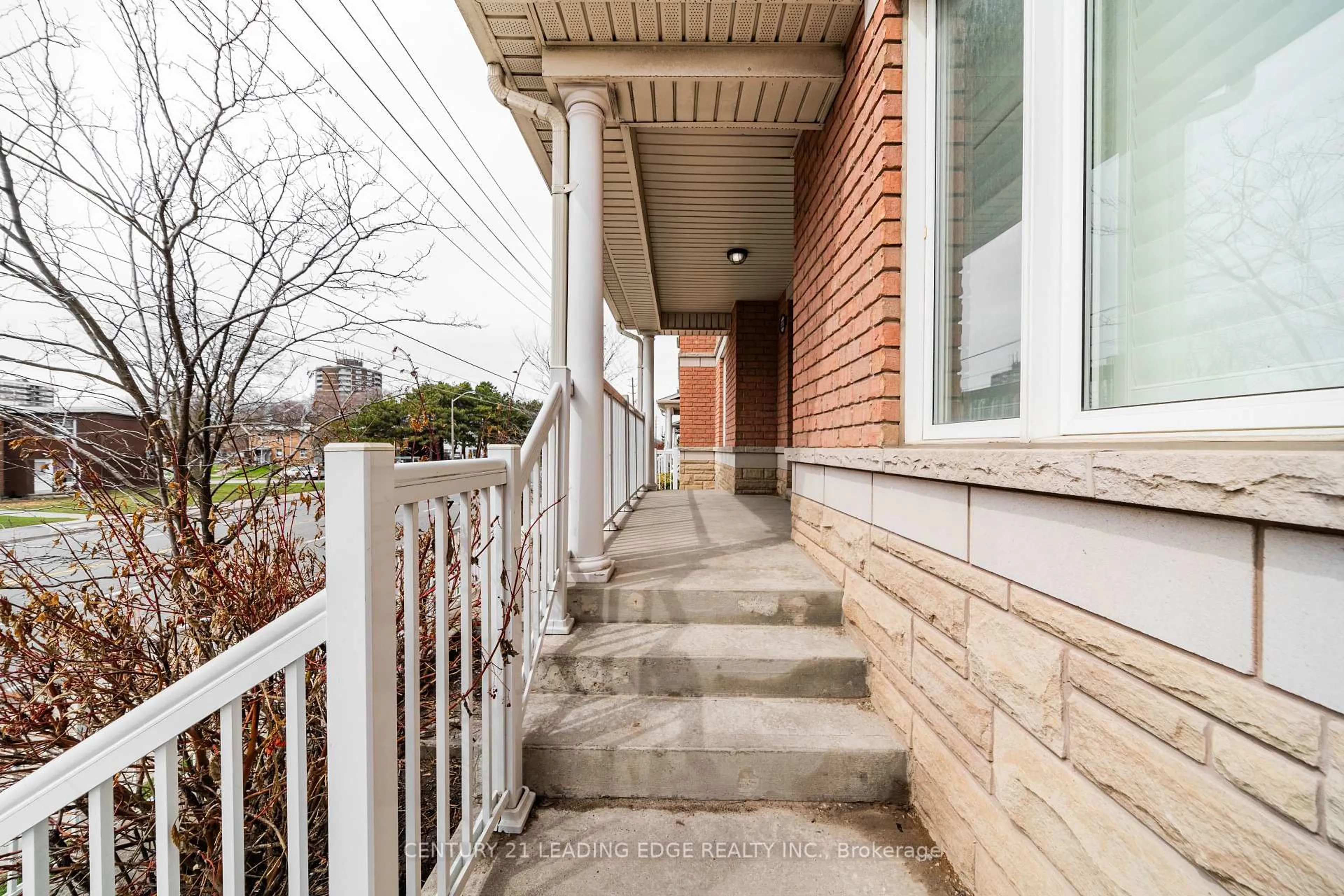 Patio, street for 653A Warden Ave #53, Toronto Ontario M1L 0E8