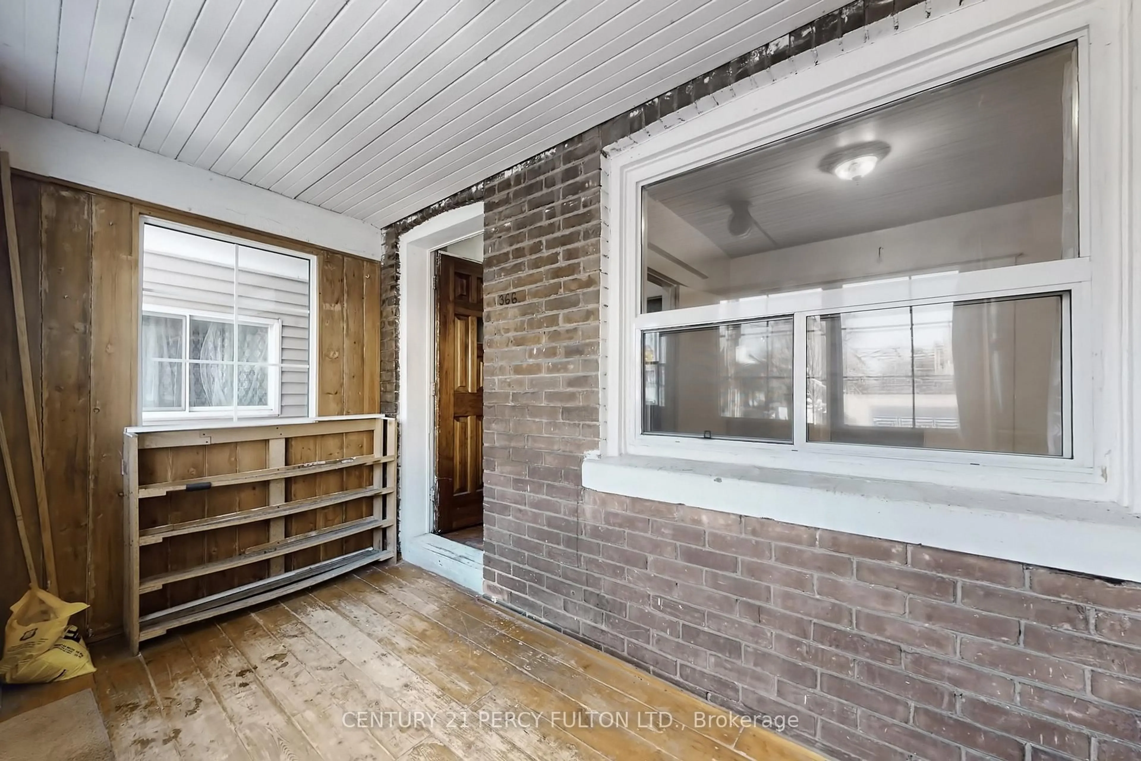 Indoor entryway for 366 Coxwell Ave, Toronto Ontario M4L 3B7