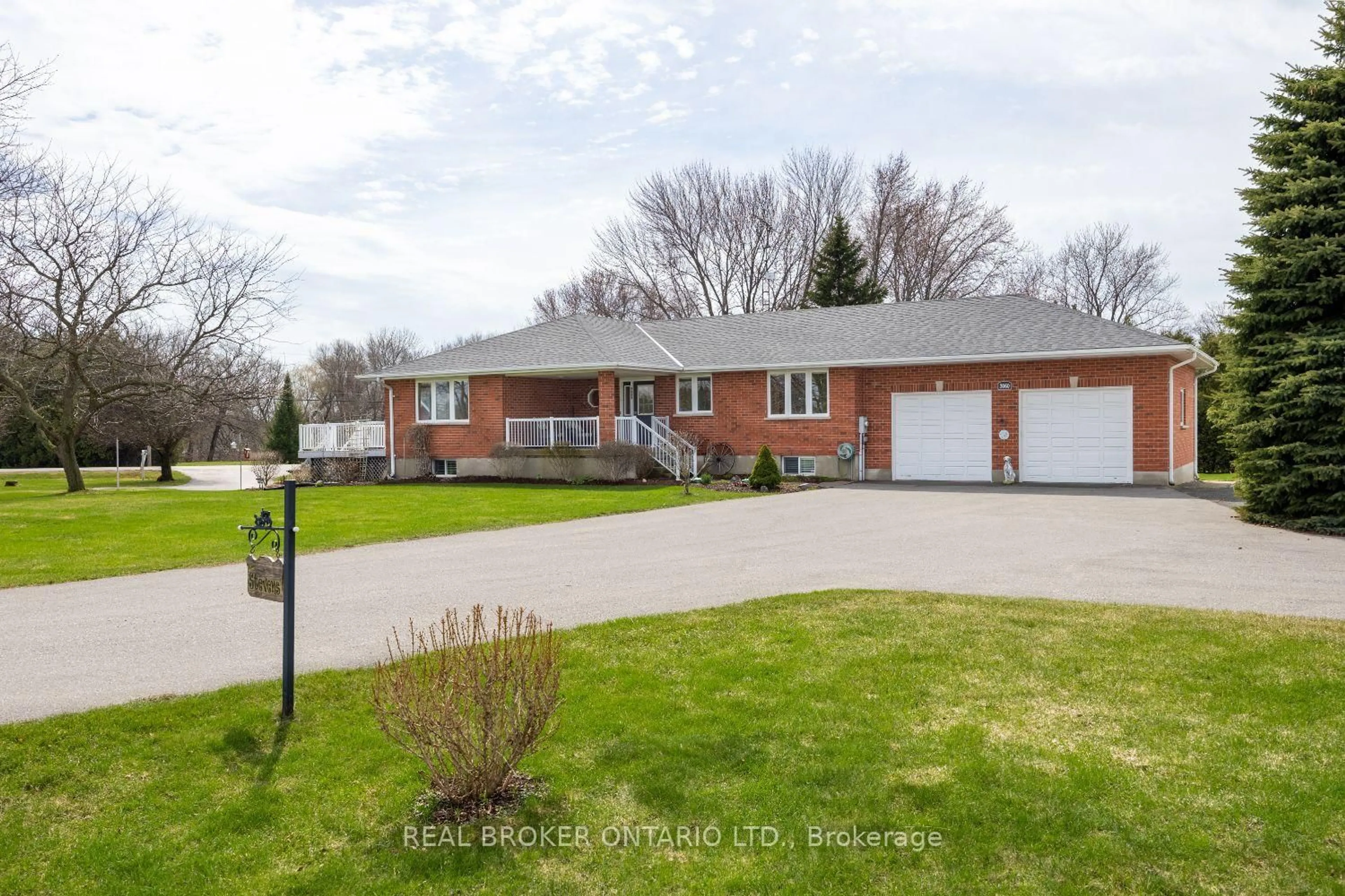 A pic from outside/outdoor area/front of a property/back of a property/a pic from drone, street for 3060 Gibson Rd, Clarington Ontario L1B 0N7
