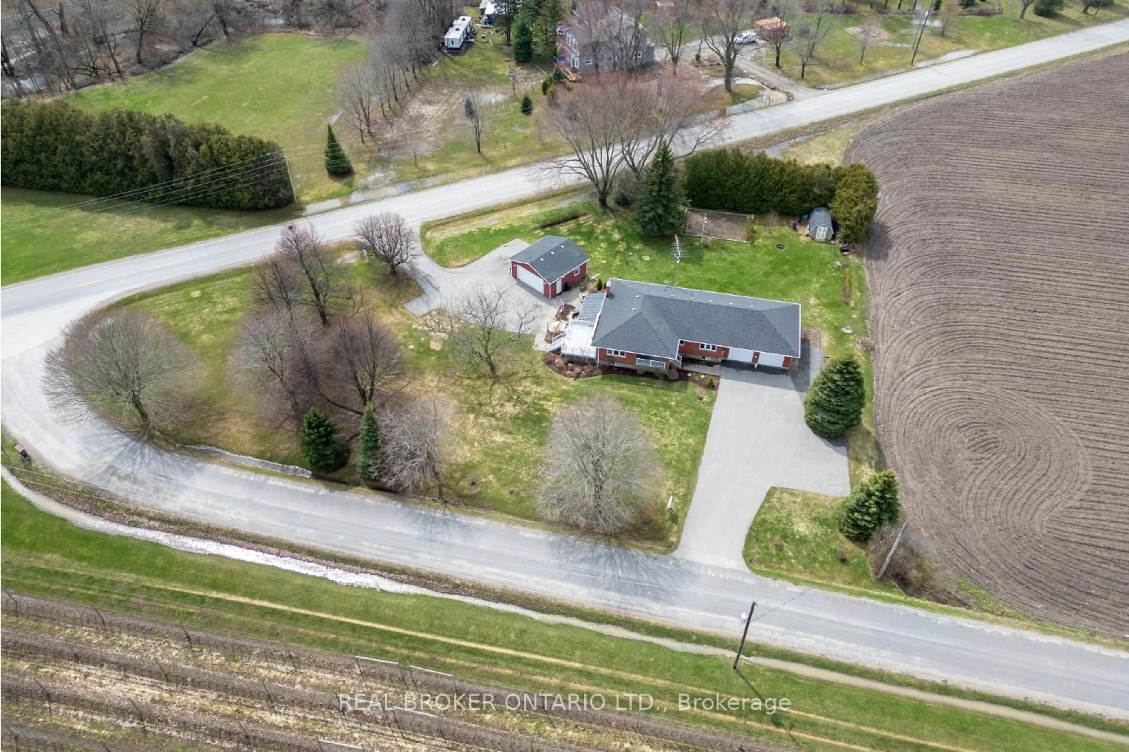 A pic from outside/outdoor area/front of a property/back of a property/a pic from drone, street for 3060 Gibson Rd, Clarington Ontario L1B 0N7