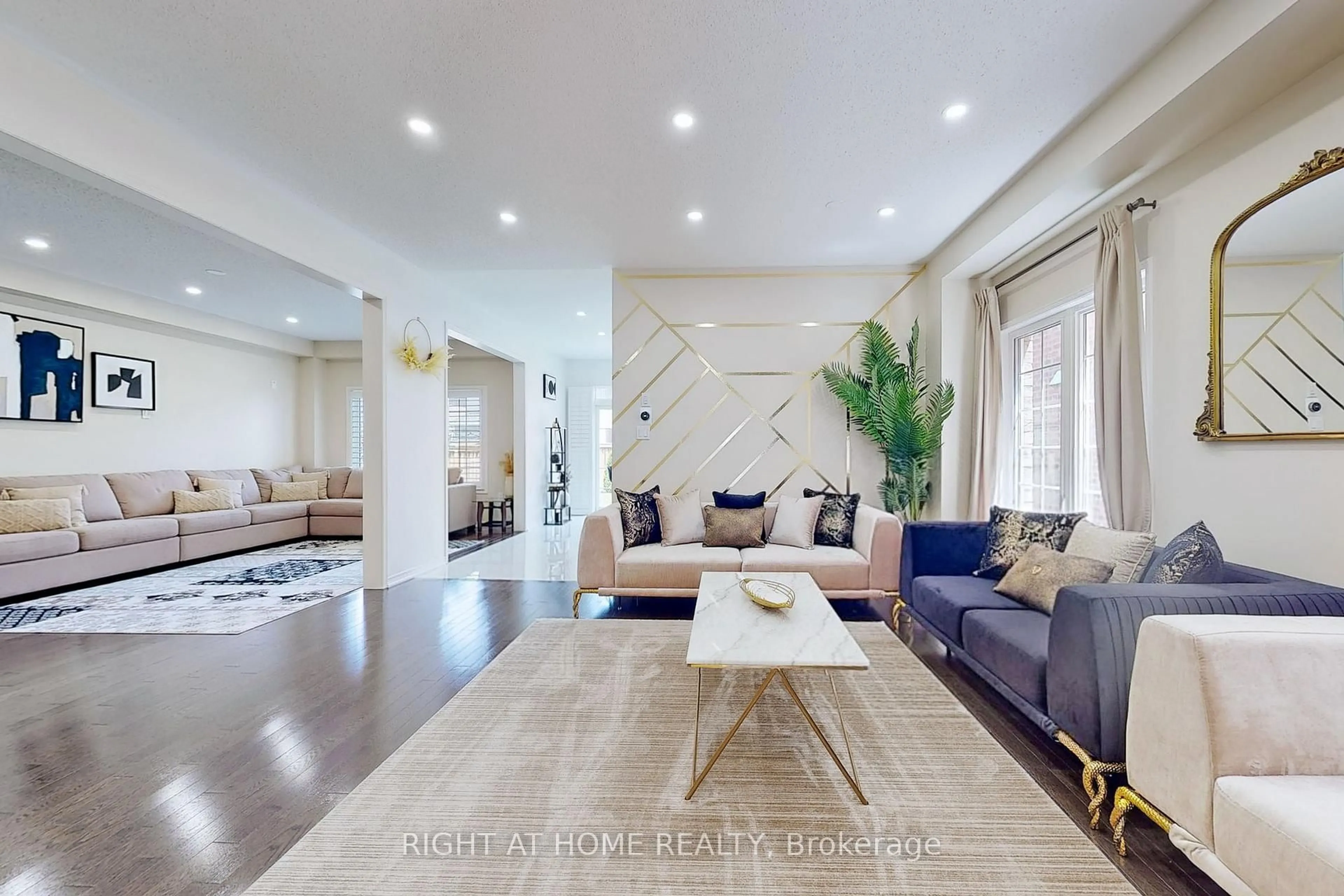 Living room with furniture, unknown for 1733 FREDERICK MASON Dr, Oshawa Ontario L1K 0X5